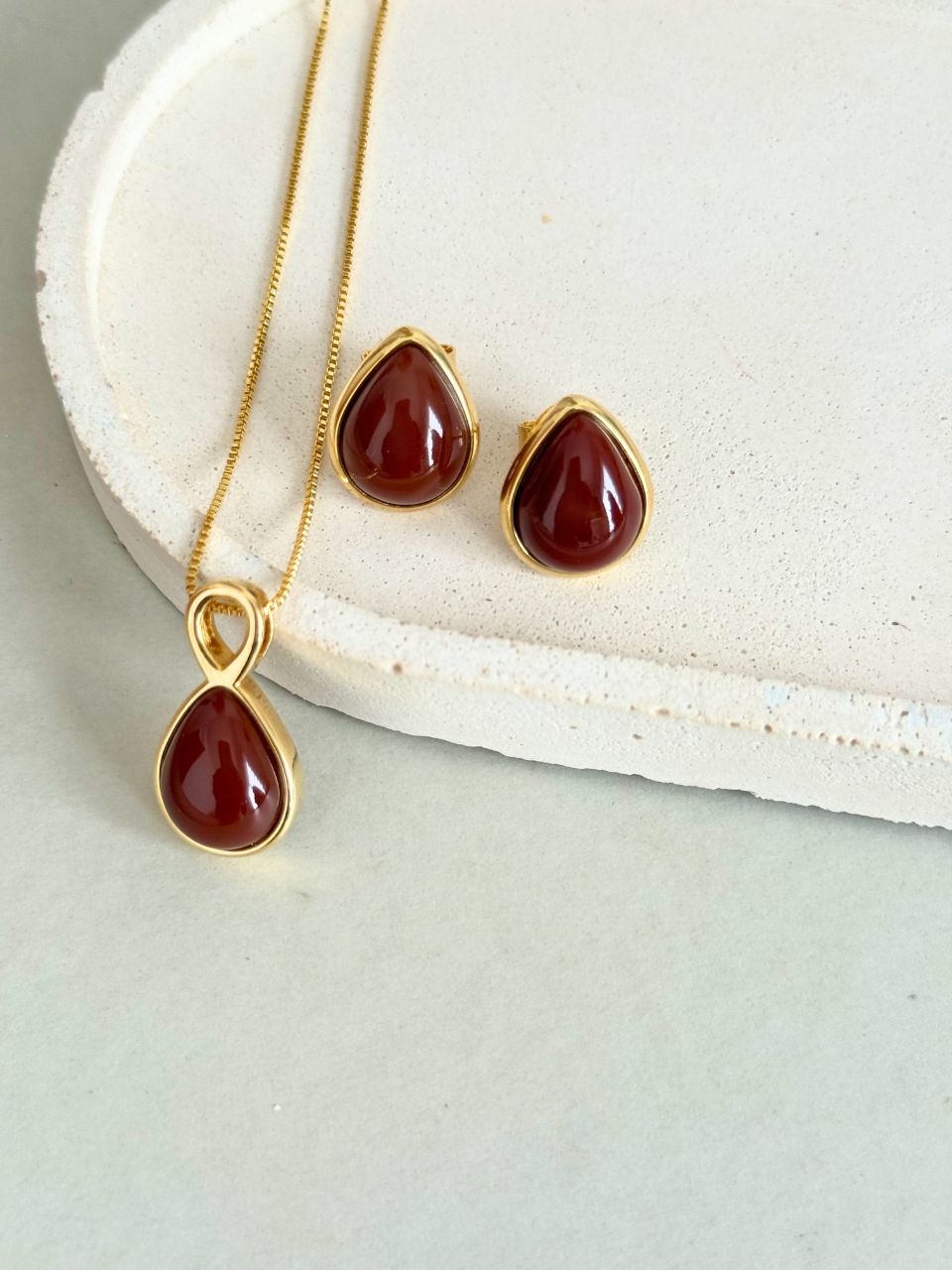 Conjunto Colar e Brinco Gota Ágata Vermelha