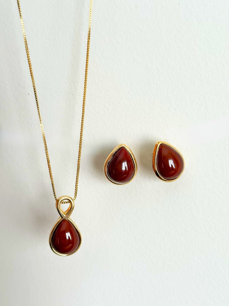 Conjunto Colar e Brinco Gota Ágata Vermelha
