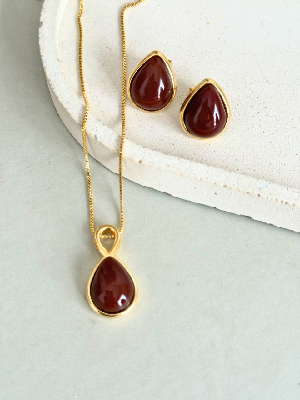 Conjunto Colar e Brinco Gota Ágata Vermelha