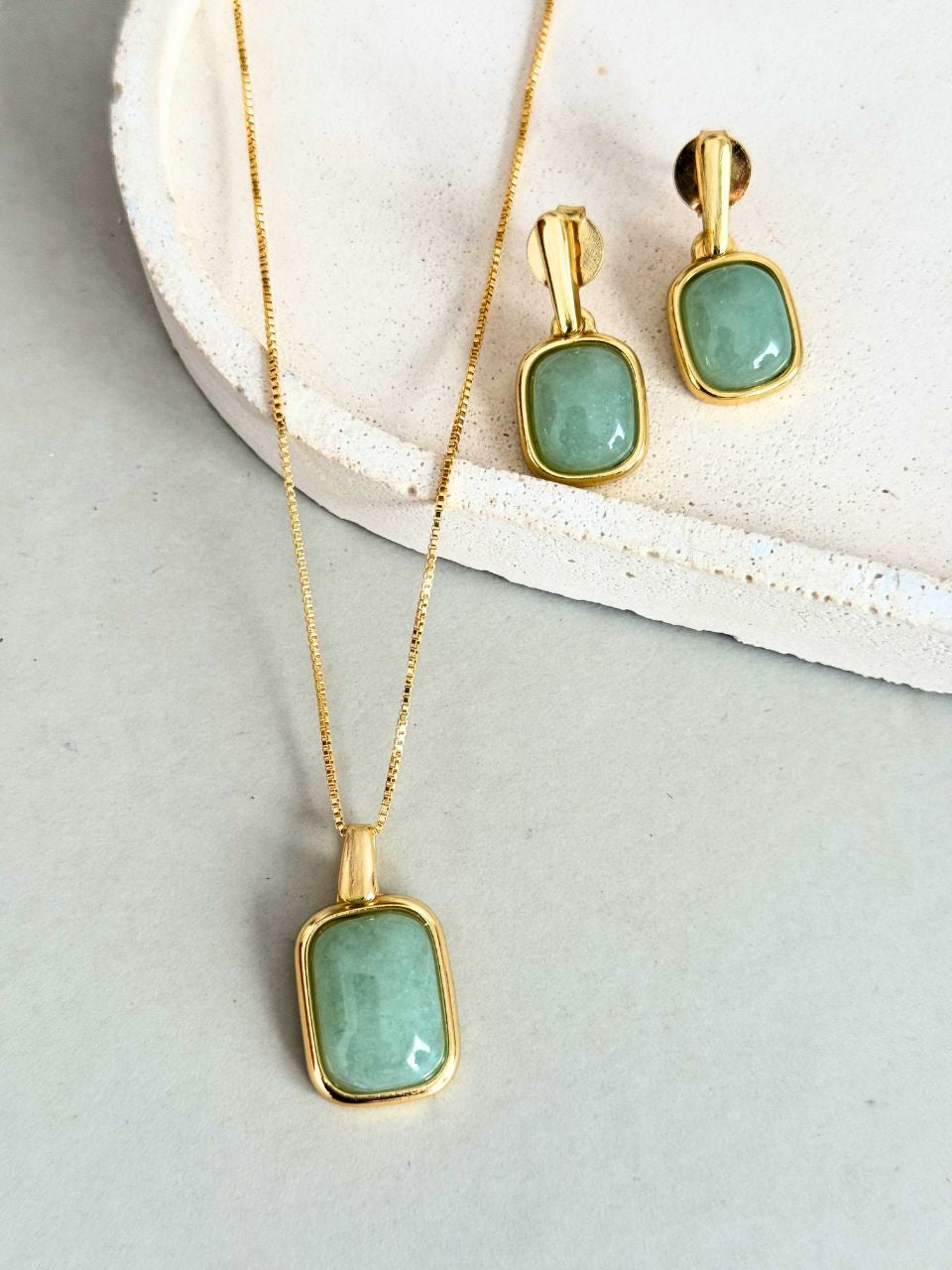 Conjunto Colar e Brinco Retangular Quartzo Verde Ouro Semijoia