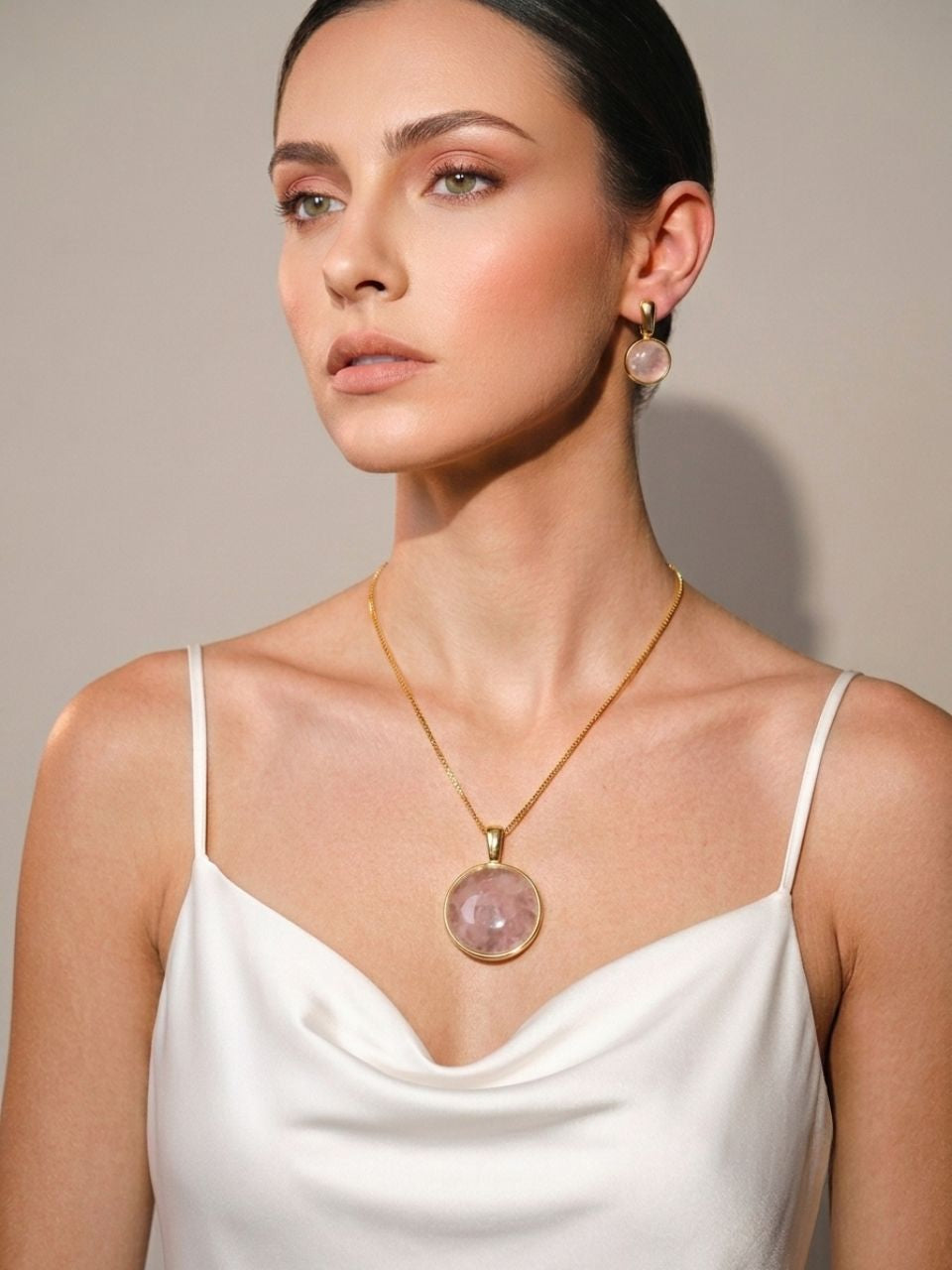 Conjunto Redondo Quartzo Rosa Ouro Semijoia