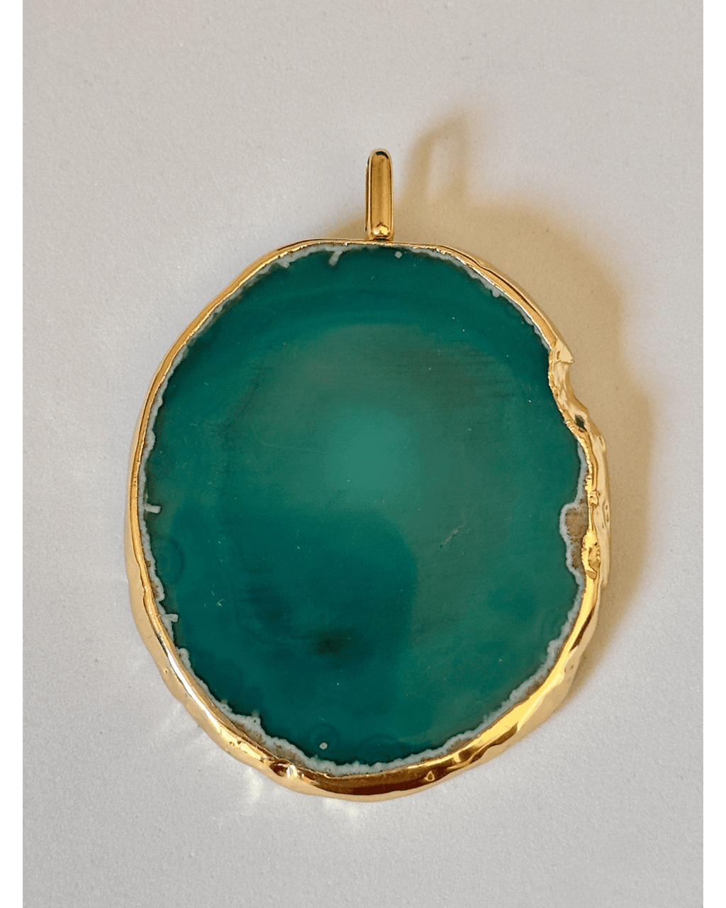 Pingente Ágata Verde com Detalhe Dourado Semijoia
