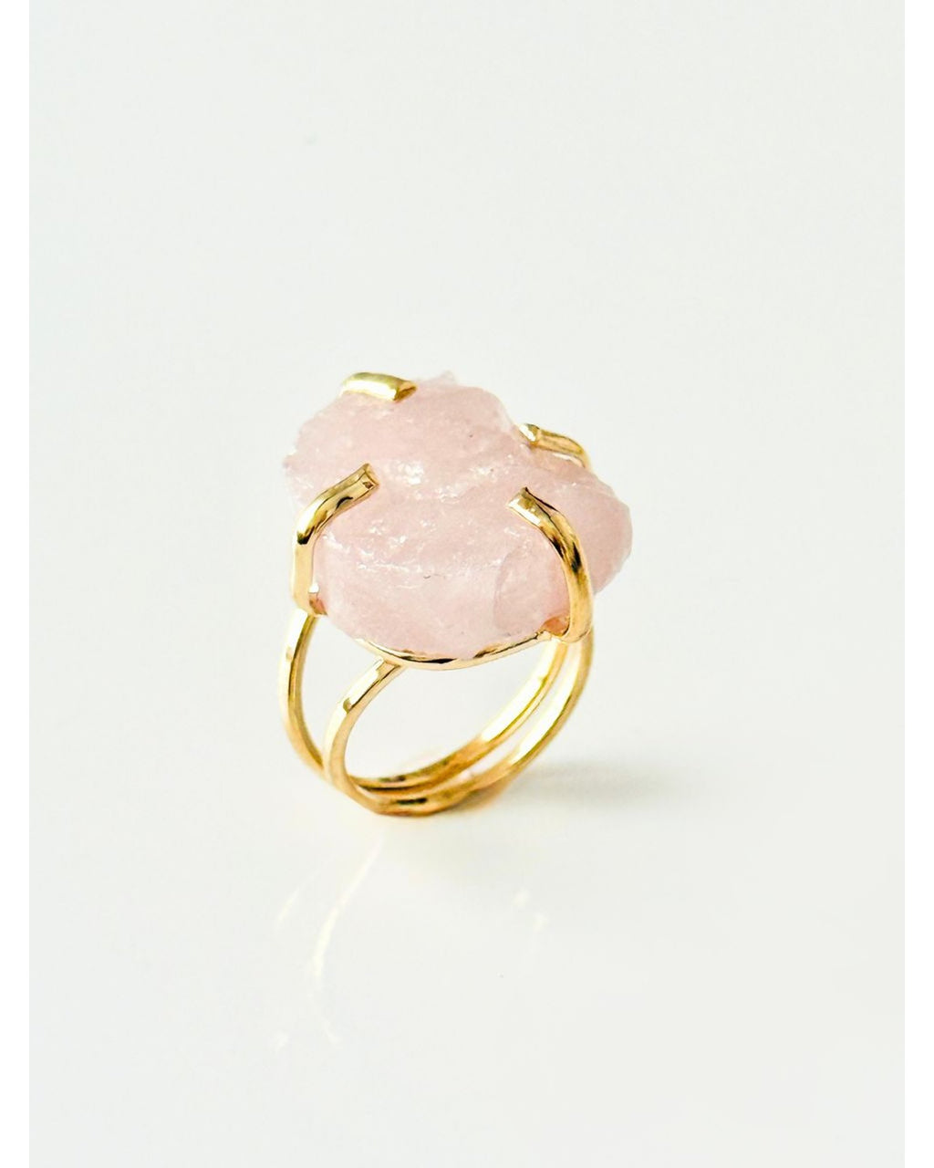 Anel ajustável Pedra Bruta Quartzo Rosa Ouro Semijoia