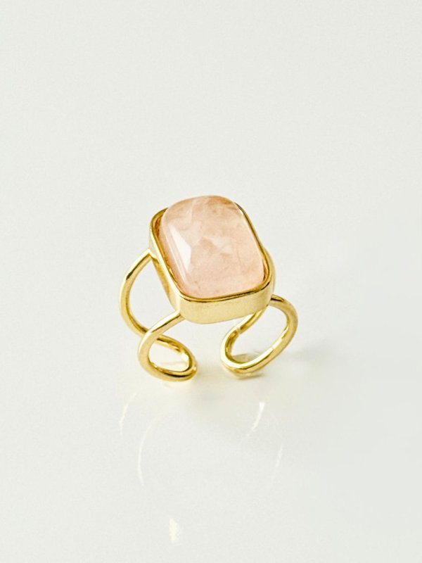 Anel Retangular Quartzo Rosa Ouro Semijoia