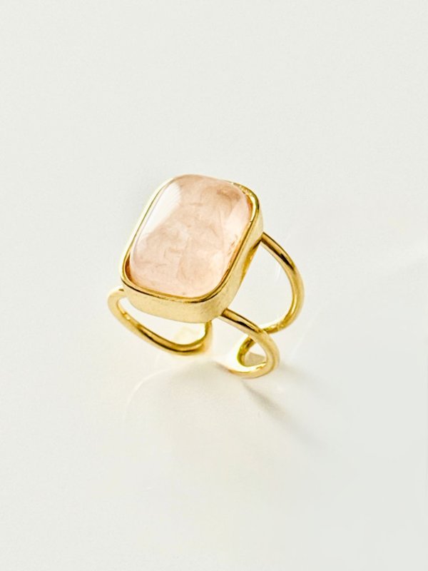 Anel Retangular Quartzo Rosa Ouro Semijoia
