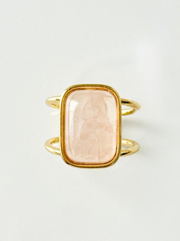 Anel Retangular Quartzo Rosa Ouro Semijoia