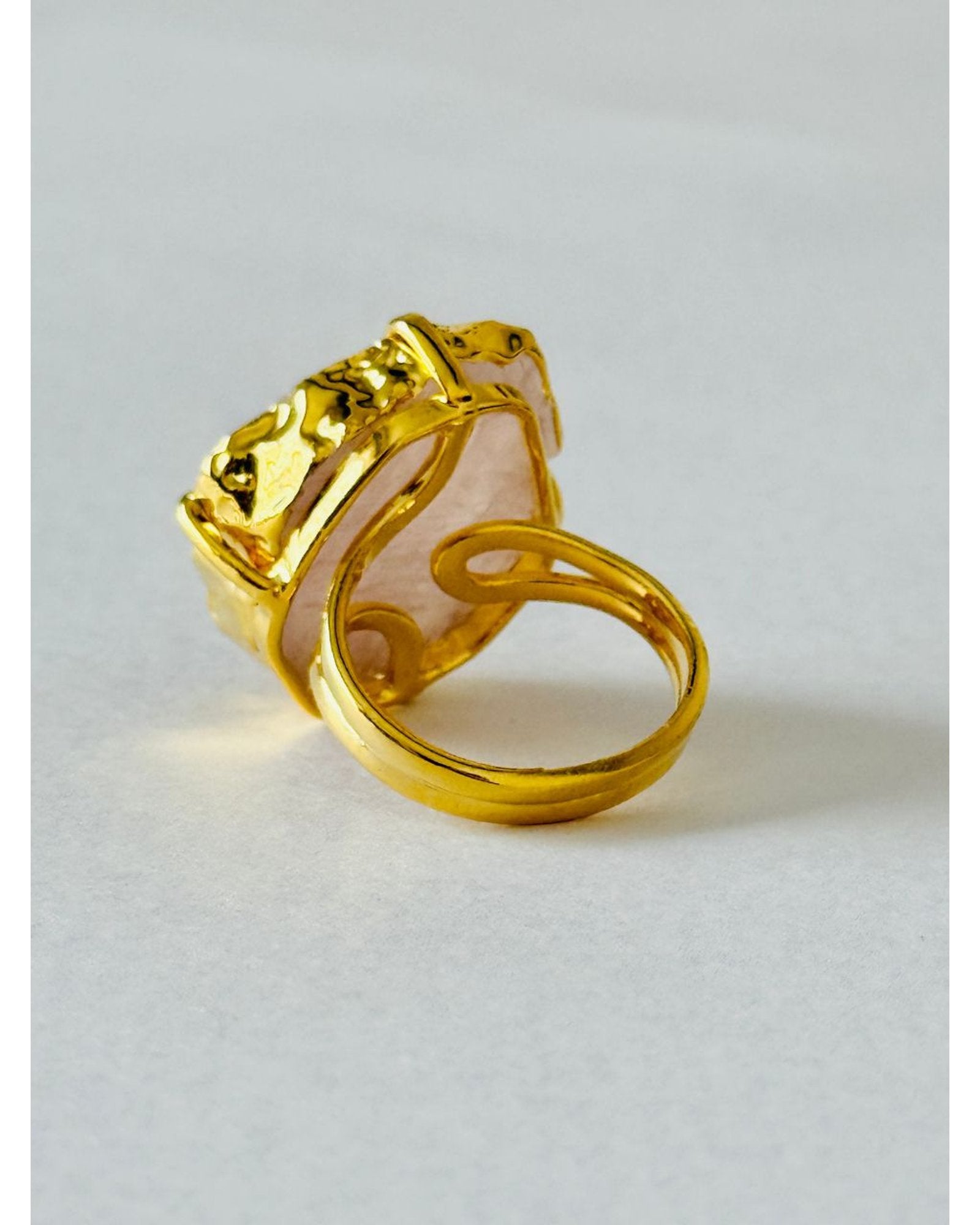 Anel ajustável Slice Quartzo Rosa Ouro Semijoia