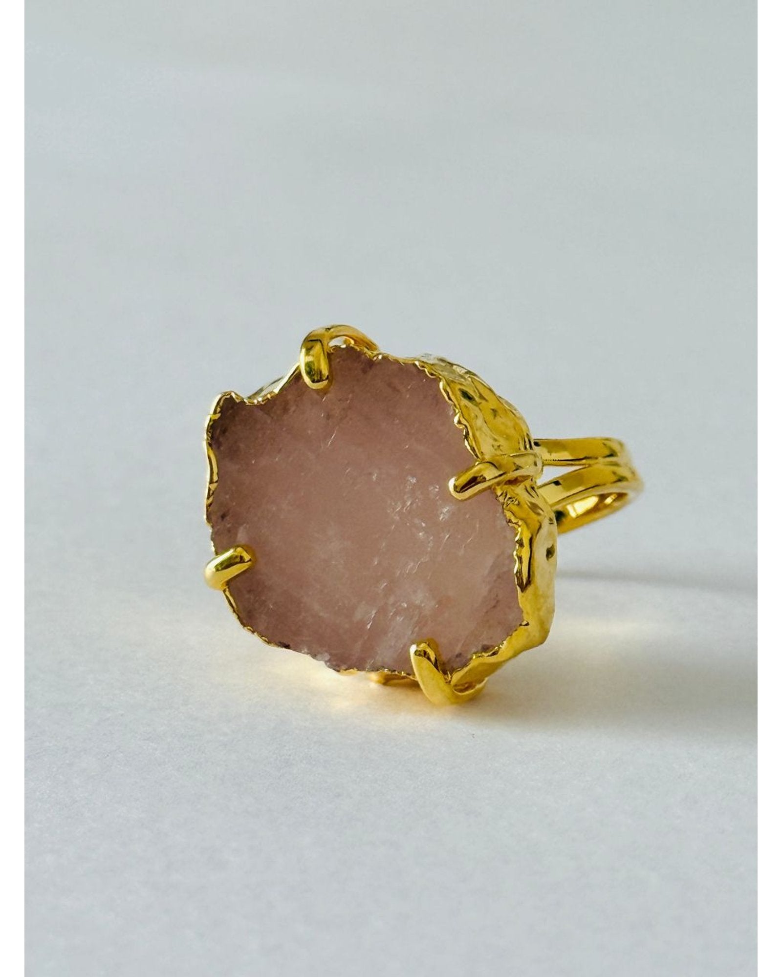 Anel ajustável Slice Quartzo Rosa Ouro Semijoia