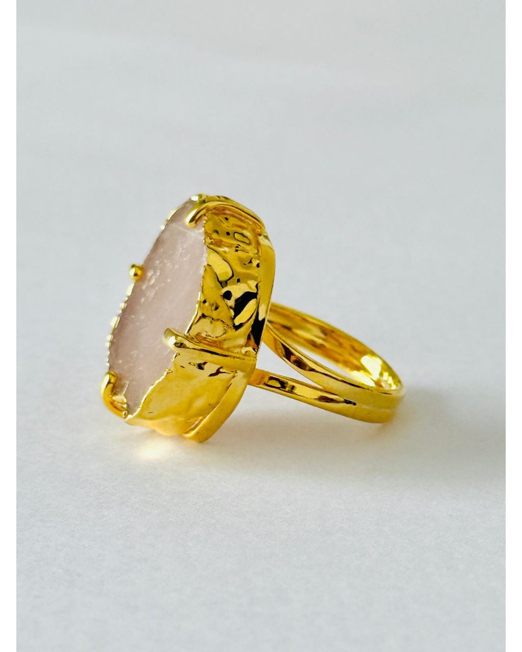 Anel ajustável Slice Quartzo Rosa Ouro Semijoia