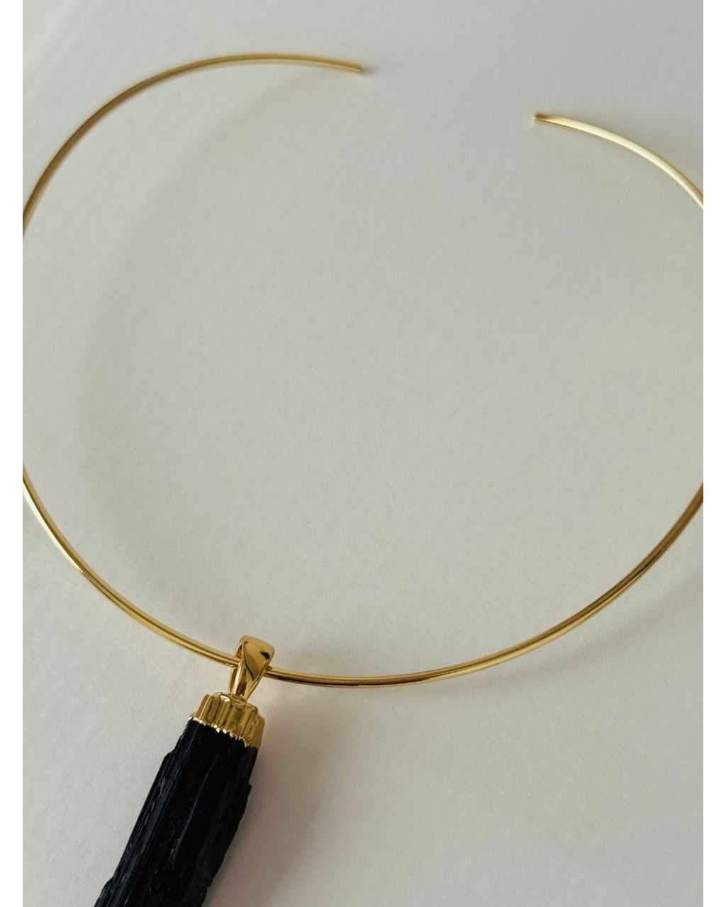 Colar Choker Aro Tubinho Turmalina Negra Cumprida Ouro Semijoia