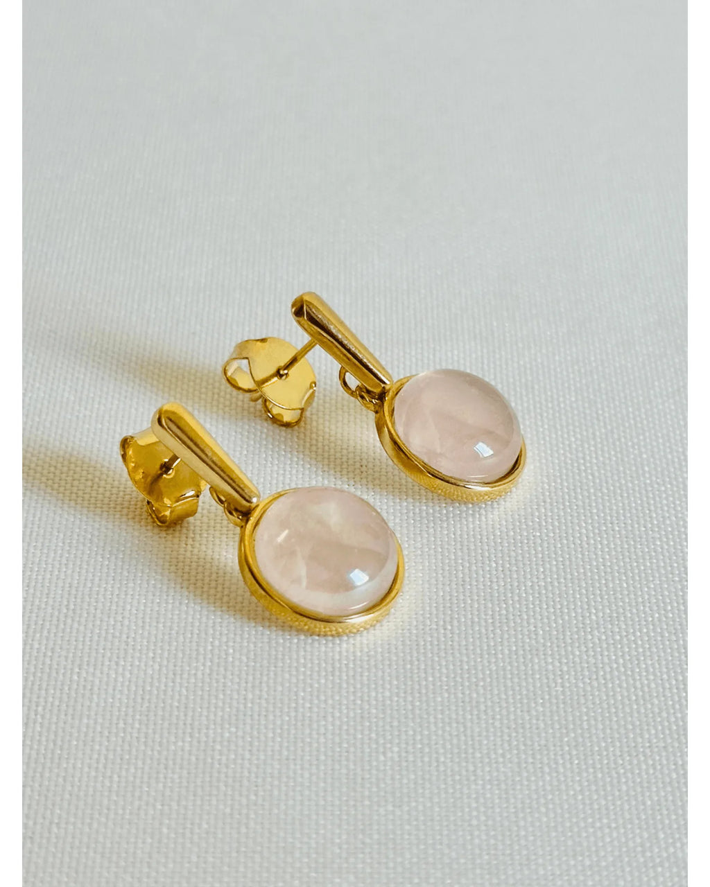 Conjunto colar e brinco Redondo Quartzo Rosa Perolada Ouro Semijoia