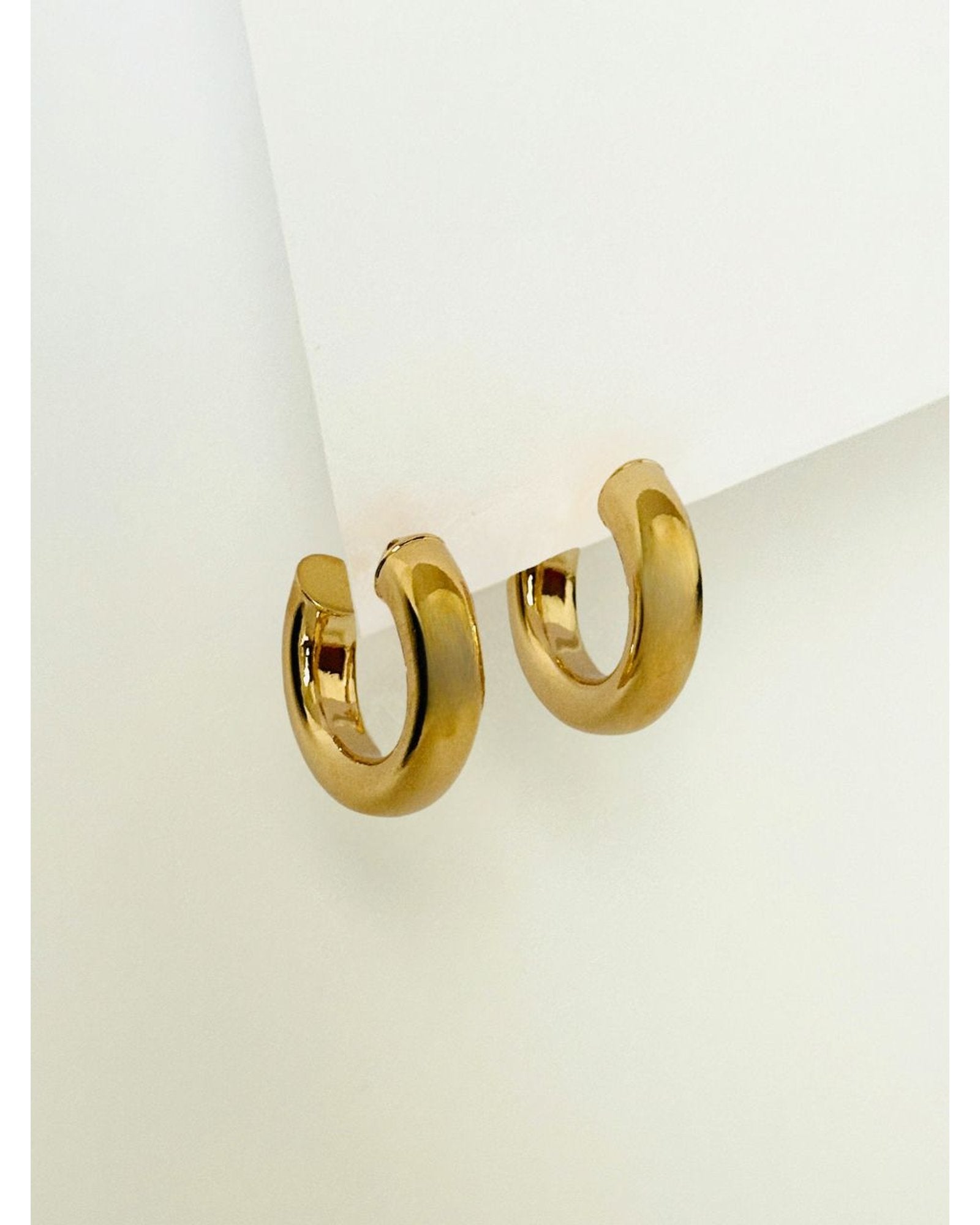 Brinco de Argola Tubo Liso folheado em ouro 18k