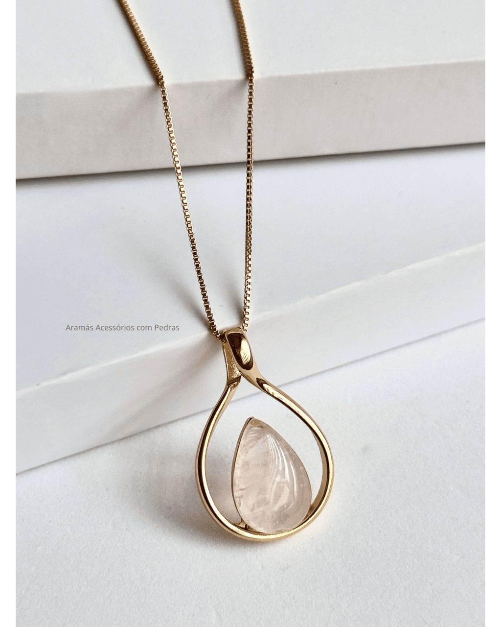 Conjunto colar e brinco Gota vazado Quartzo Rosa Semijoia