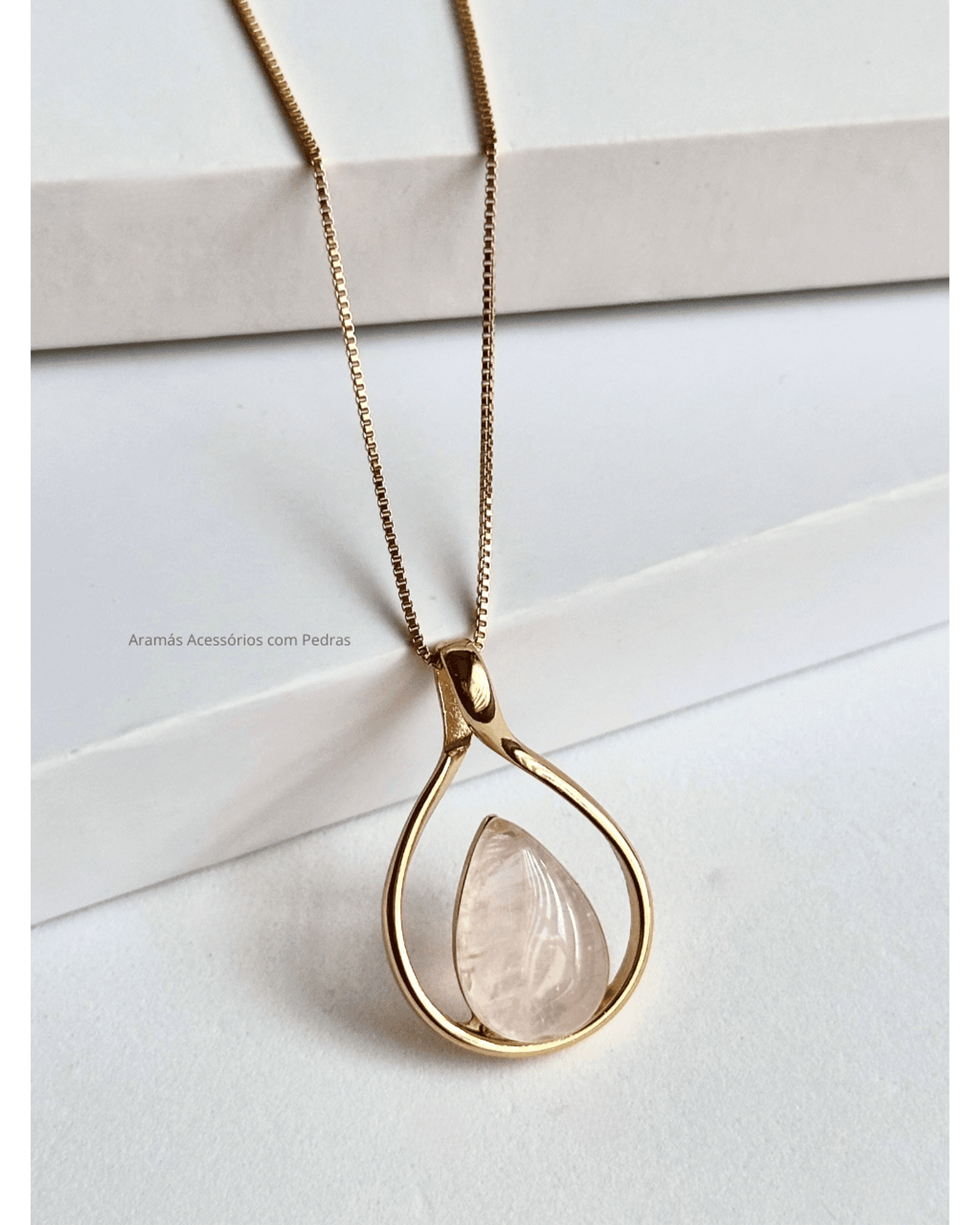 Conjunto colar e brinco Gota vazado Quartzo Rosa Semijoia