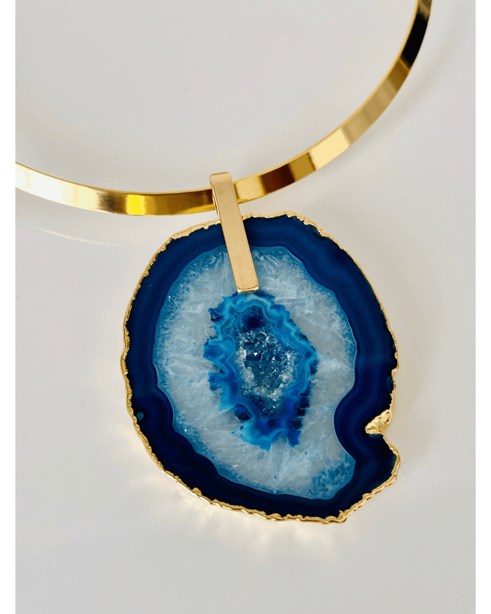 Pingente Ágata Azul com detalhe dourado Ouro Semijoia