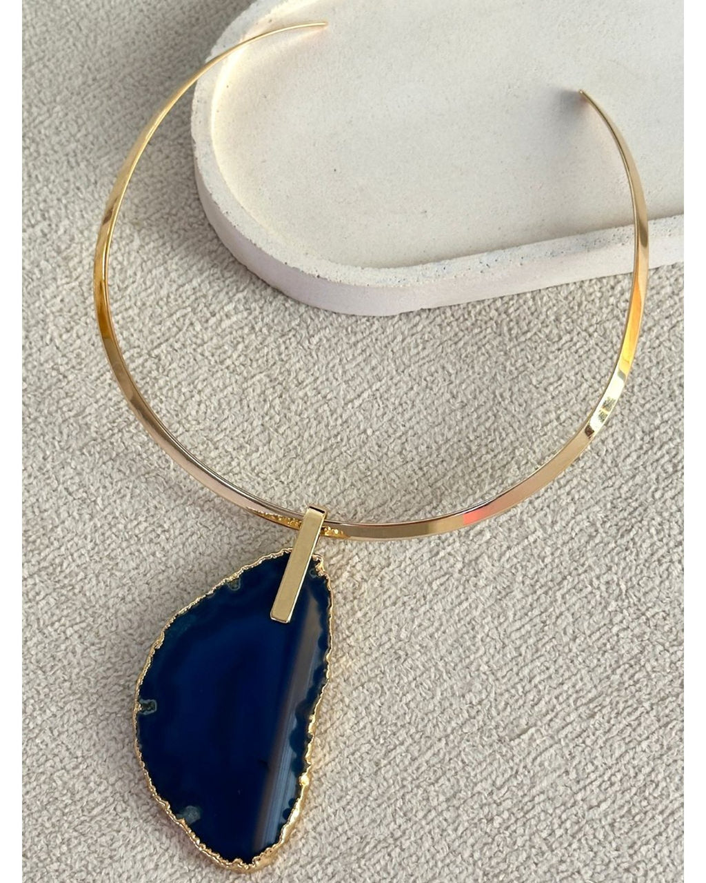 Pingente Ágata Azul com detalhe dourado Ouro Semijoia