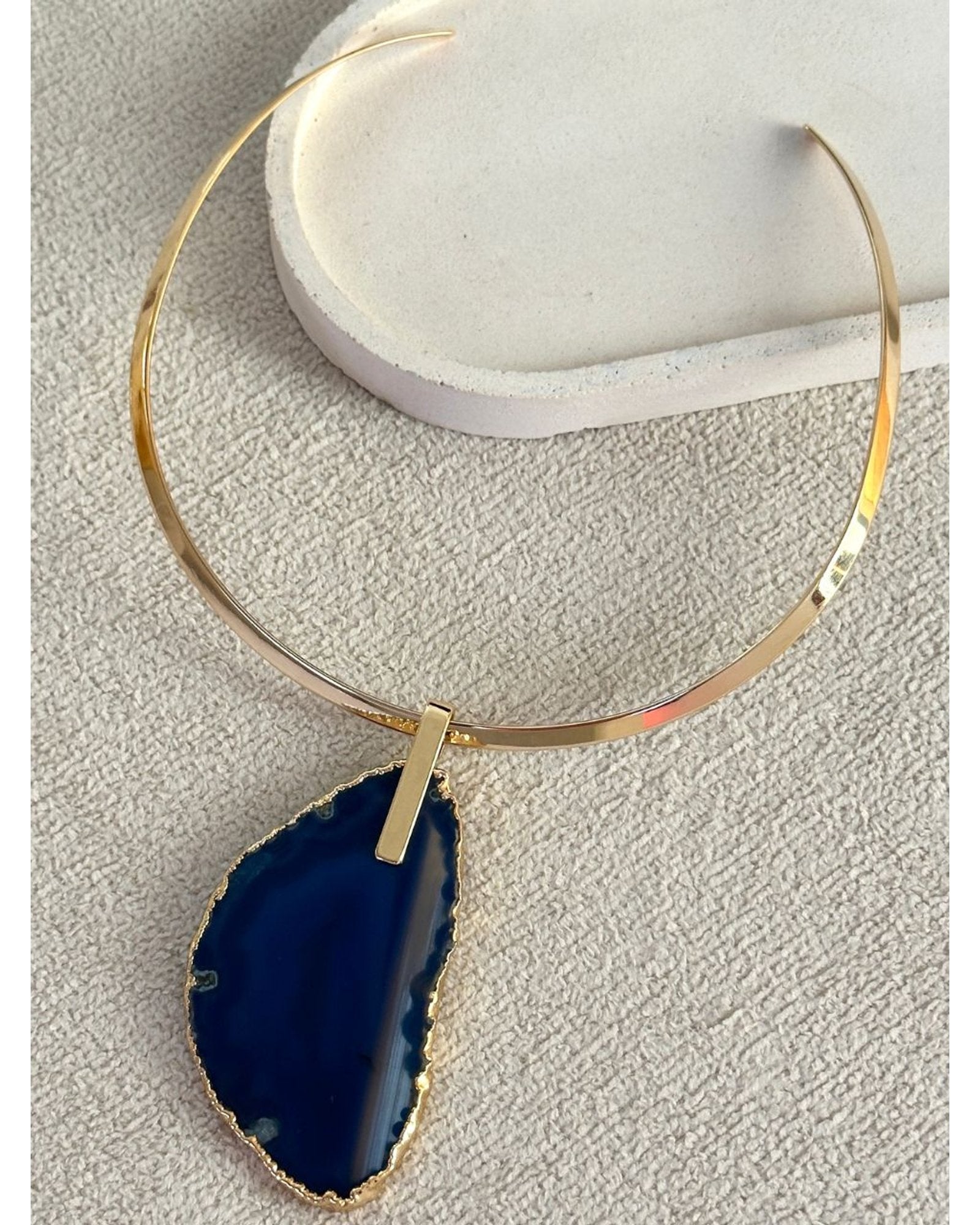 Pingente Ágata Azul com detalhe dourado Ouro Semijoia