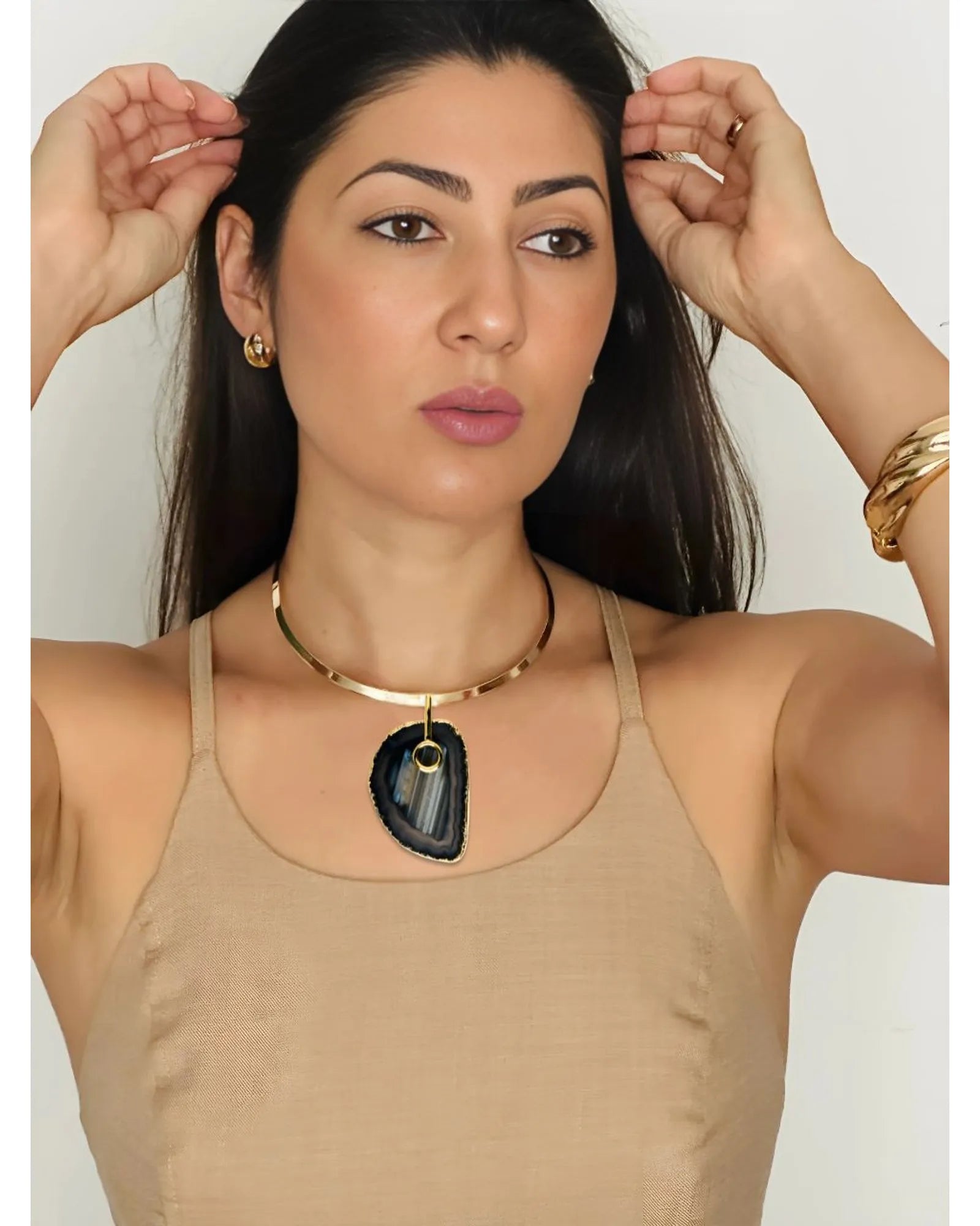 Pingente Ágata Negra com detalhe dourado Ouro 18k