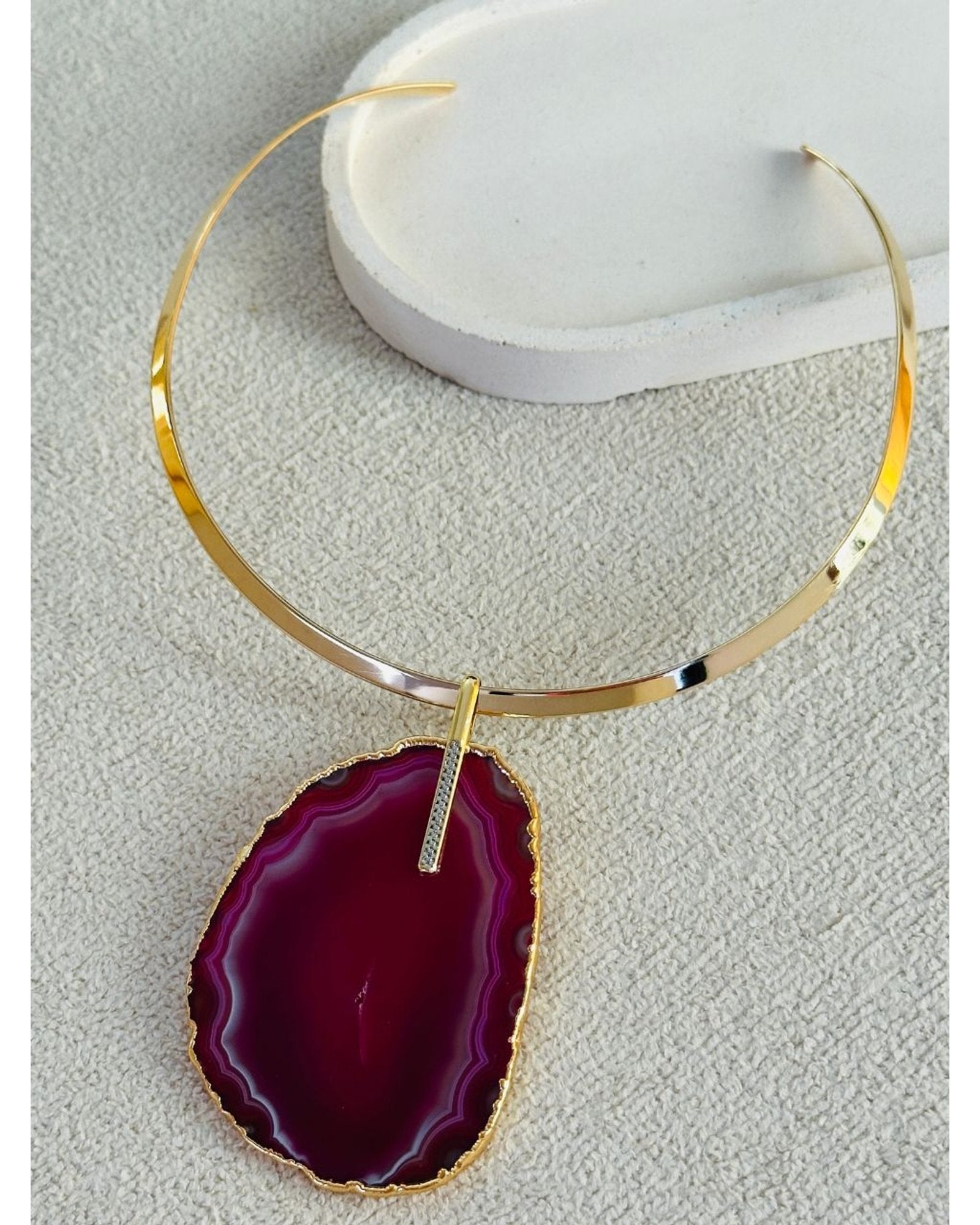 Pingente Ágata Rosa com detalhe em Ródio Branco - Ouro Semijoia
