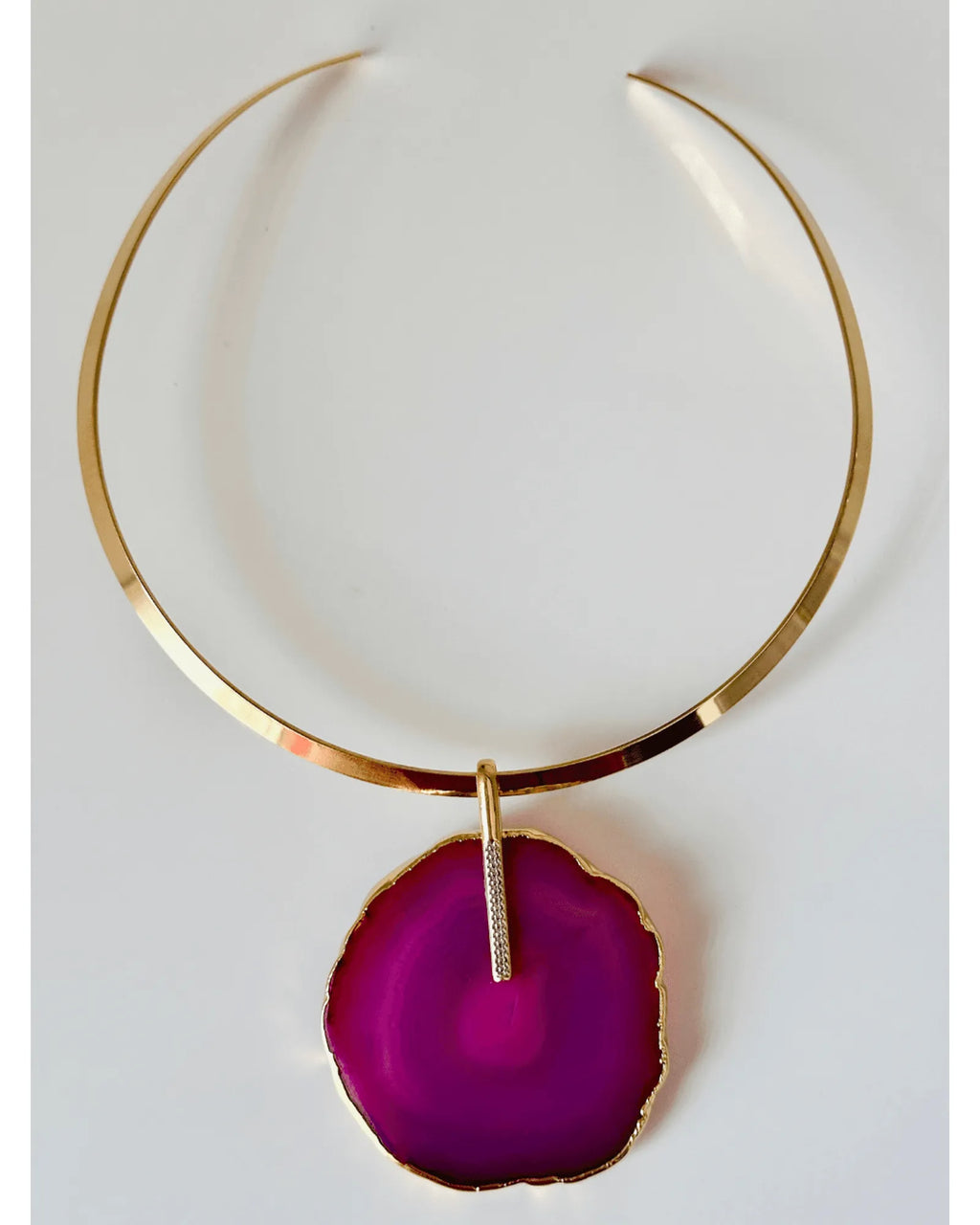 Colar Choker Aro Liso com Ágata Rosa detalhe em Ródio Branco Semijoia