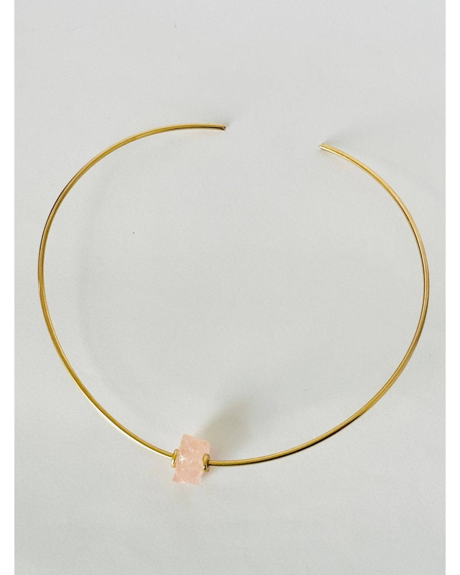 Colar Choker Aro Tubinho Pedra Bruta Quartzo Rosa