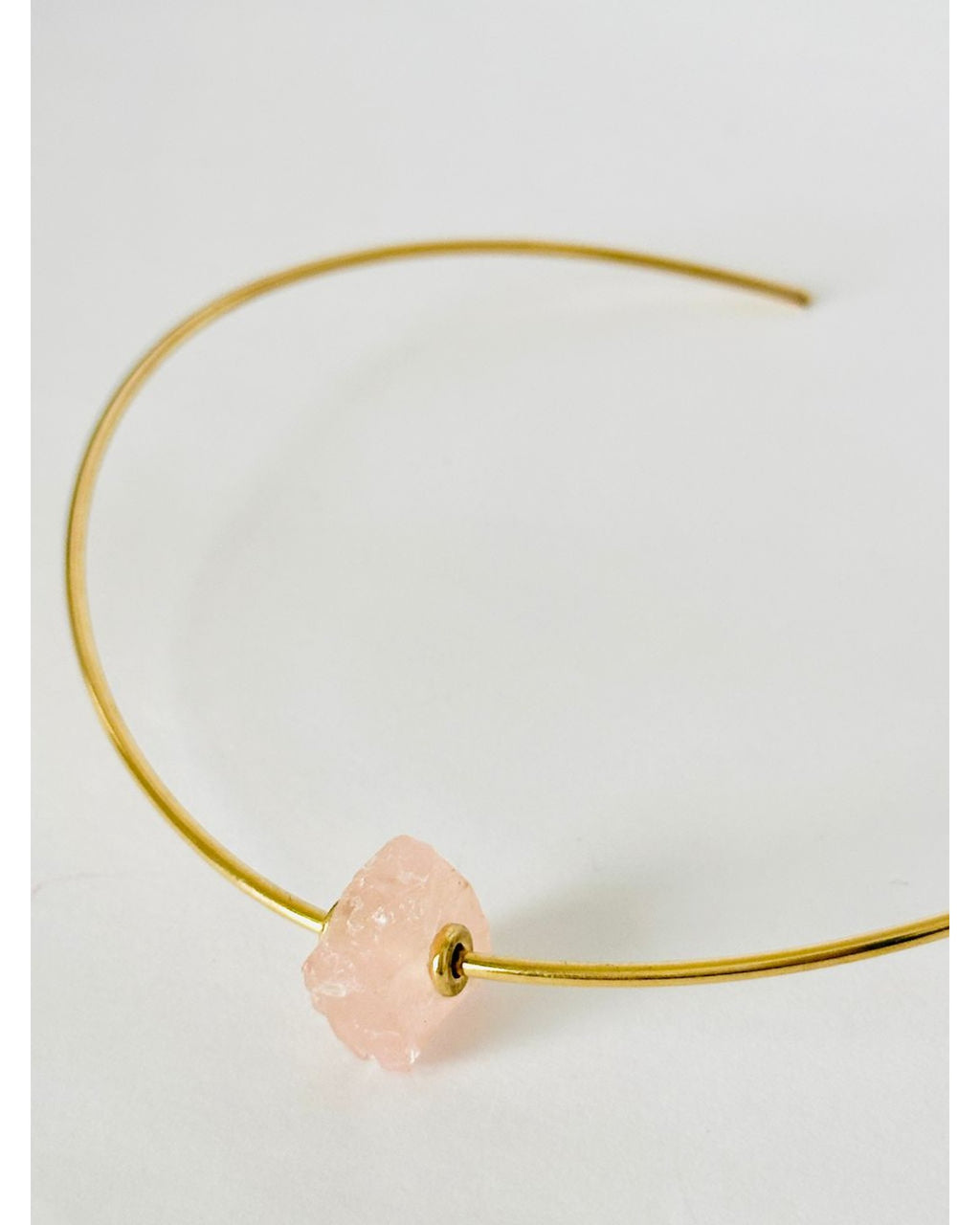 Colar Choker Aro Tubinho Pedra Bruta Quartzo Rosa
