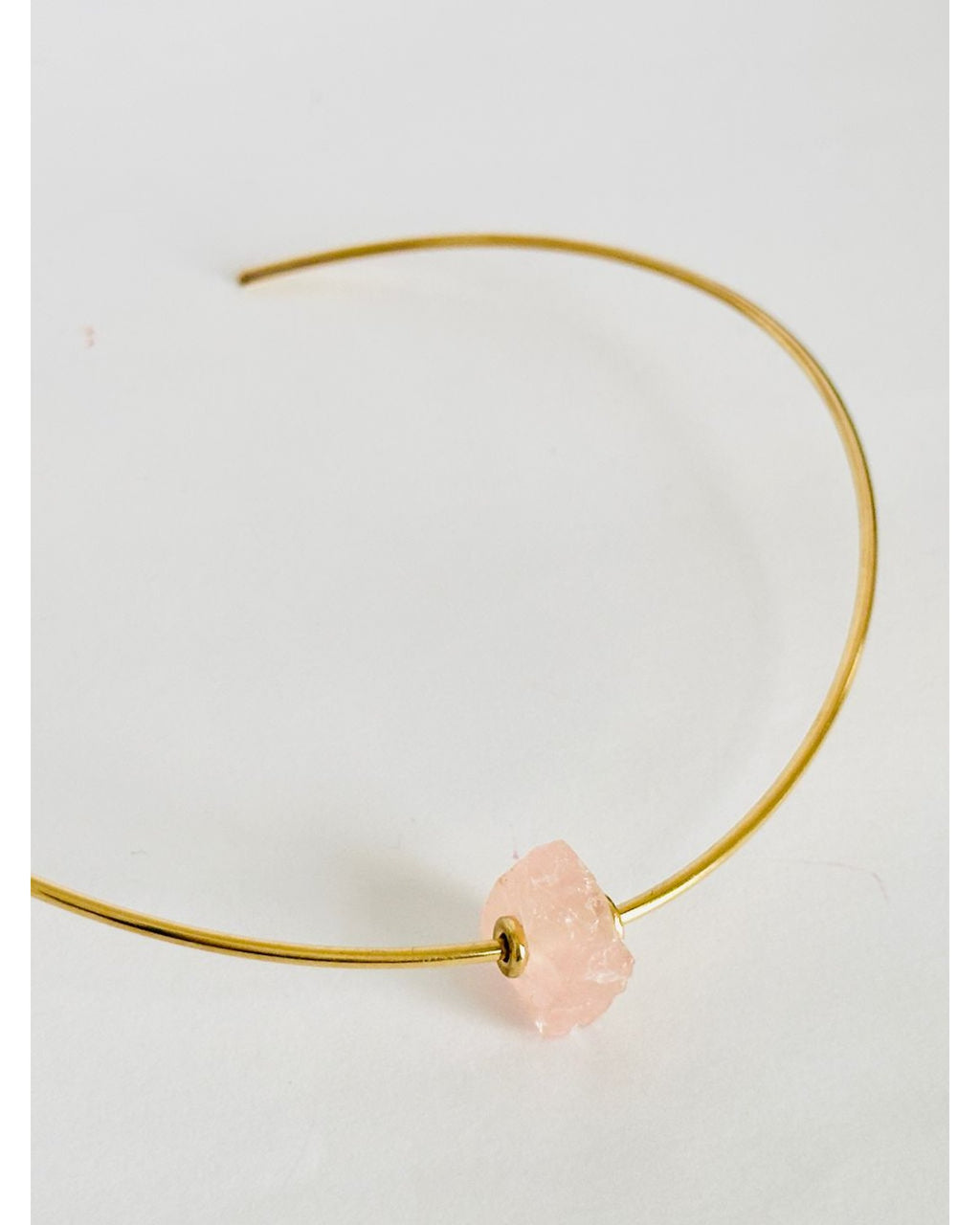 Colar Choker Aro Tubinho Pedra Bruta Quartzo Rosa