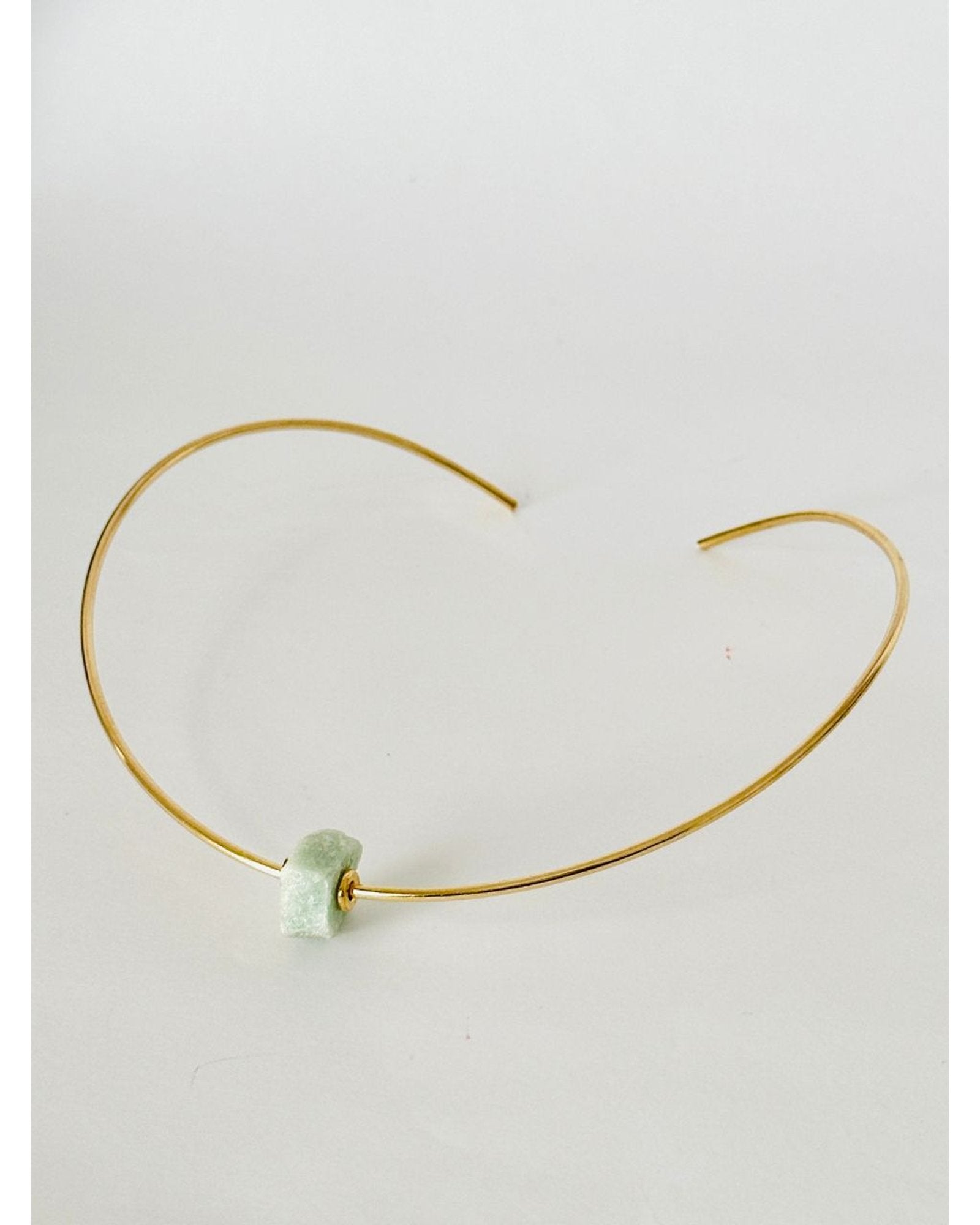 Colar Choker Aro Tubinho Pedra Bruta Quartzo Verde