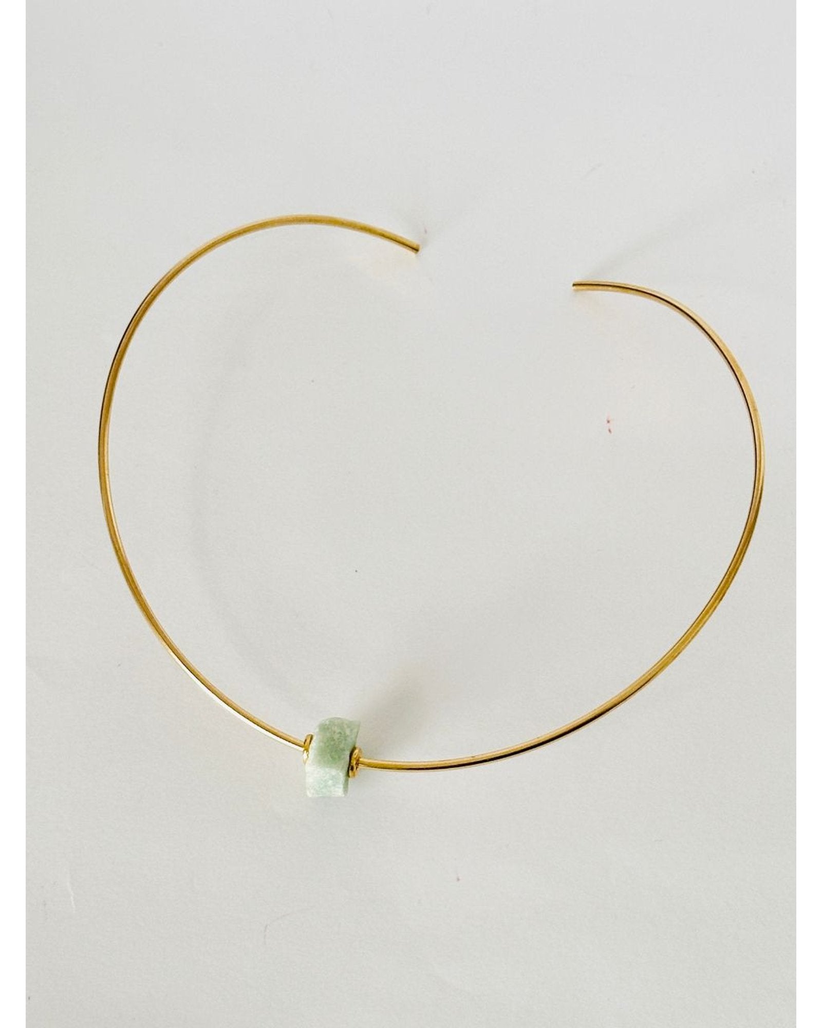 Colar Choker Aro Tubinho Pedra Bruta Quartzo Verde