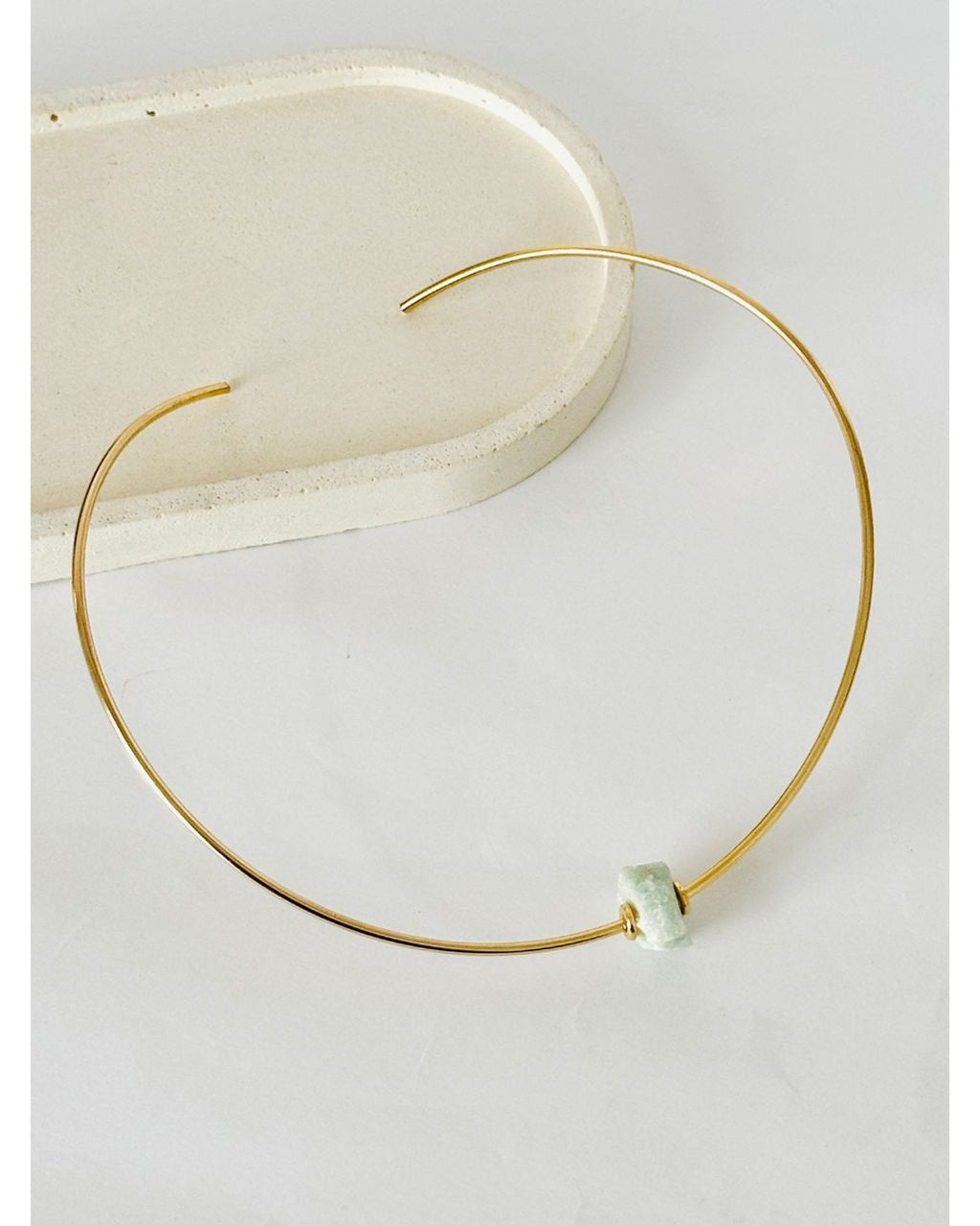 Colar Choker Aro Tubinho Pedra Bruta Quartzo Verde