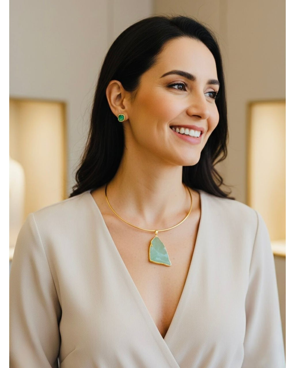 Colar Choker Aro Tubinho Slice Quartzo Verde Ouro Semijoia