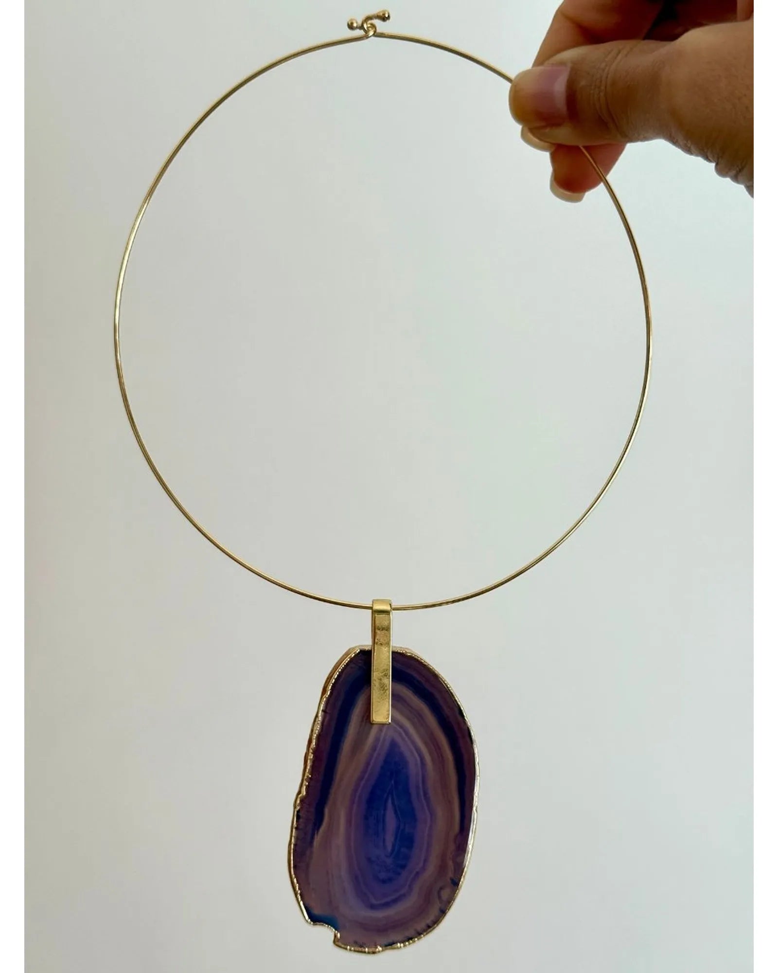 Colar Choker Aro fino com Ágata Roxa Ouro Semijoia