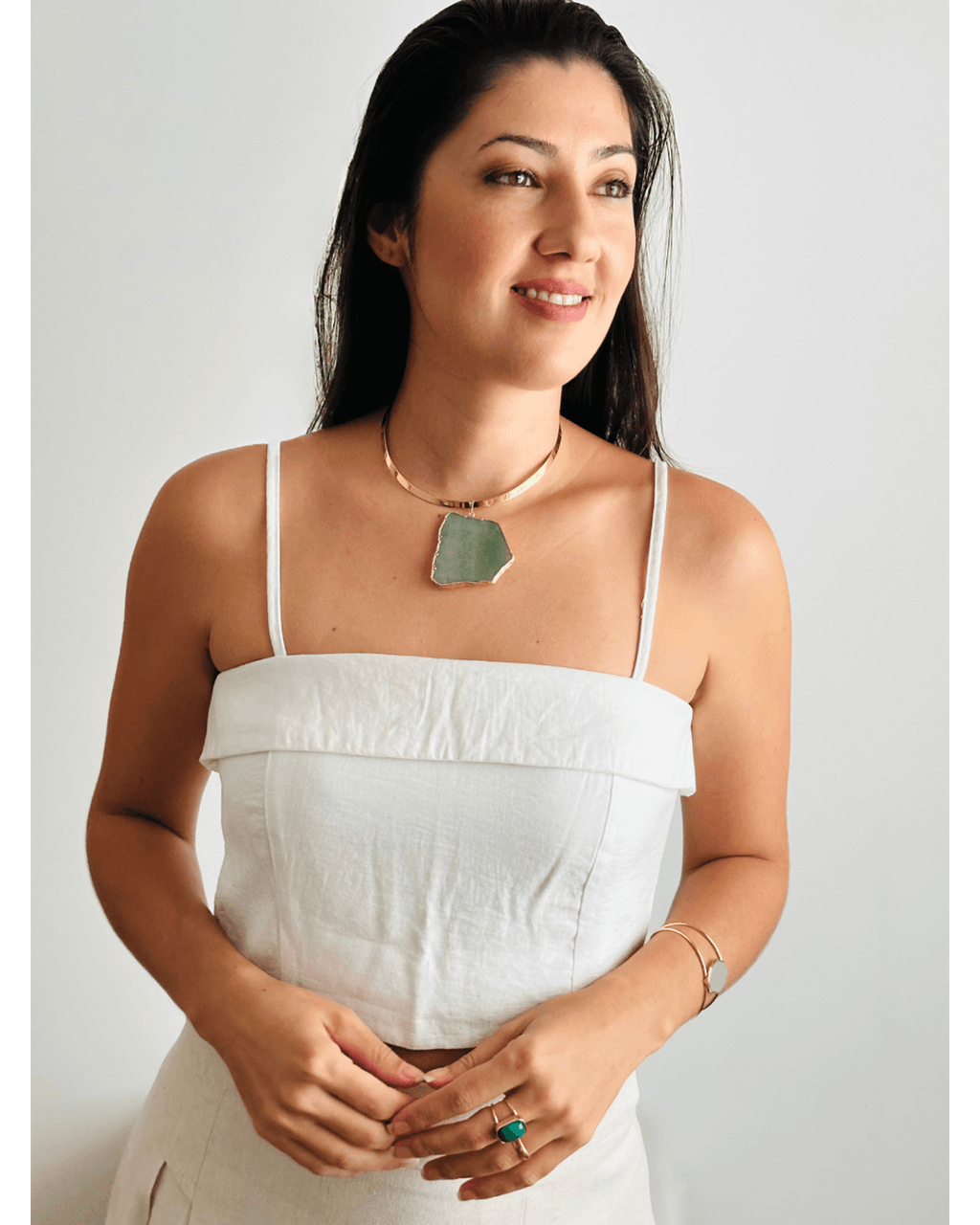 Colar Choker Aro Liso Slice Quartzo Verde Ouro Semijoia