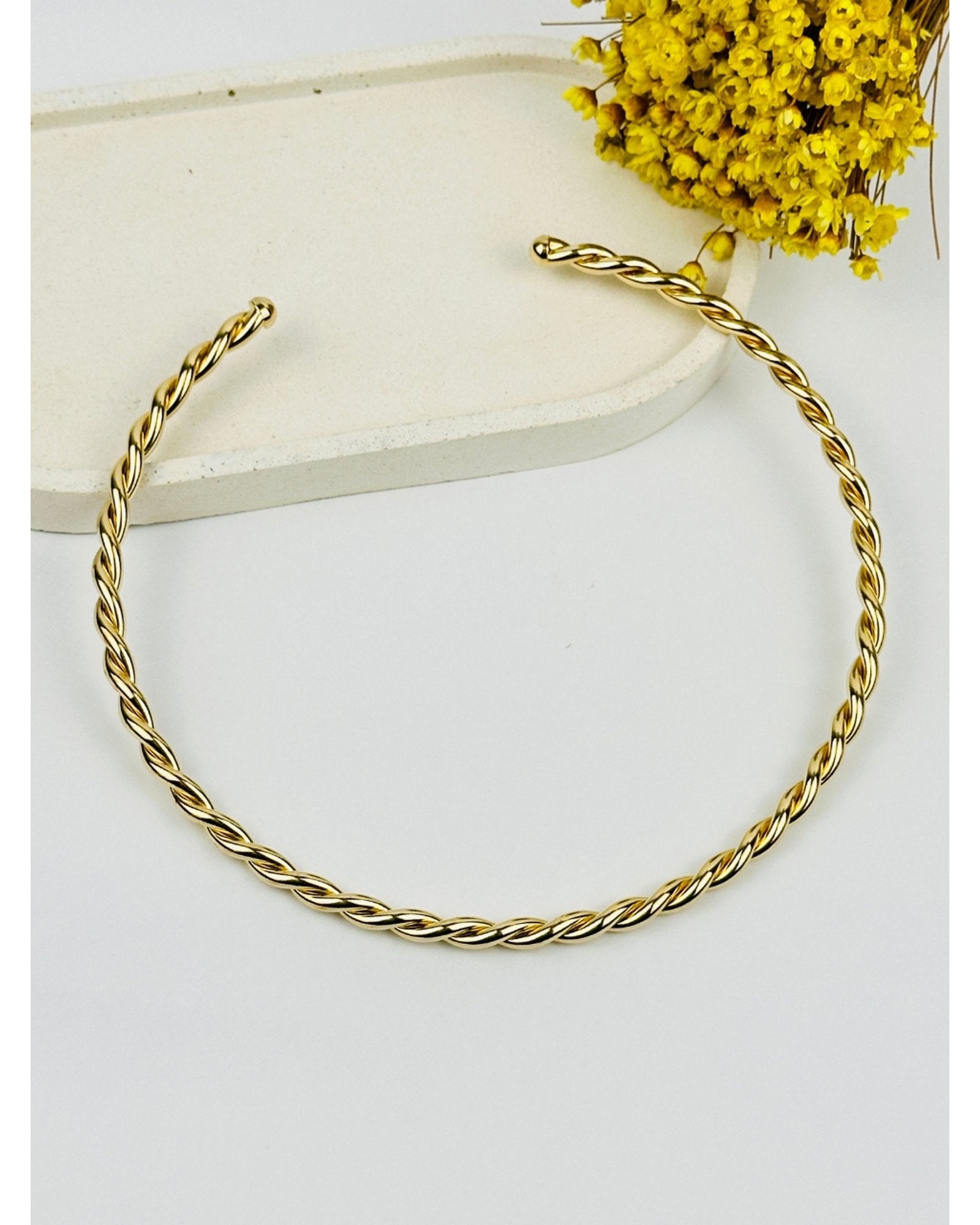 Colar Choker Aro Torcido Ouro Semijoia