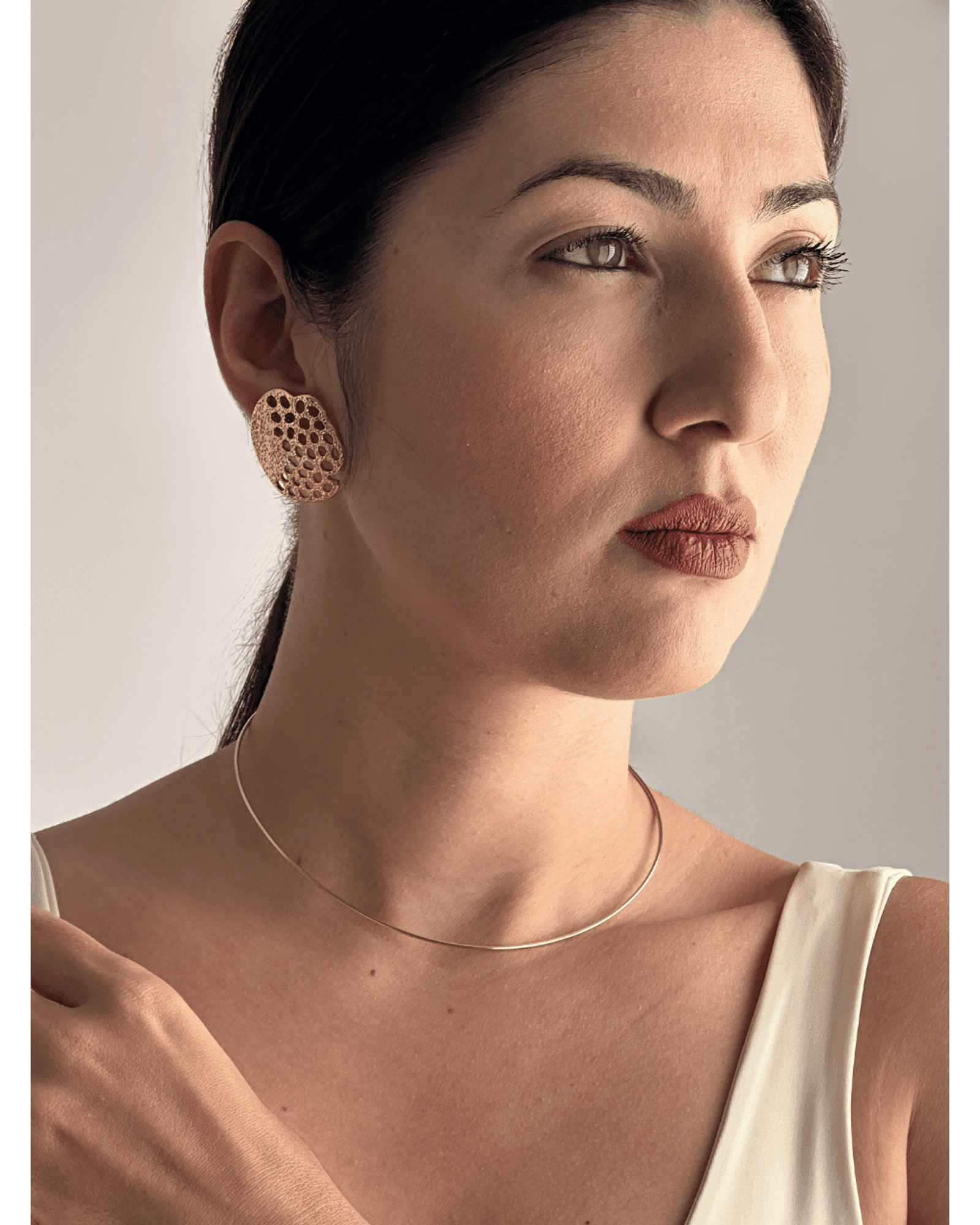 Colar Choker Aro Fino Fechamento Engate Ouro Semijoia