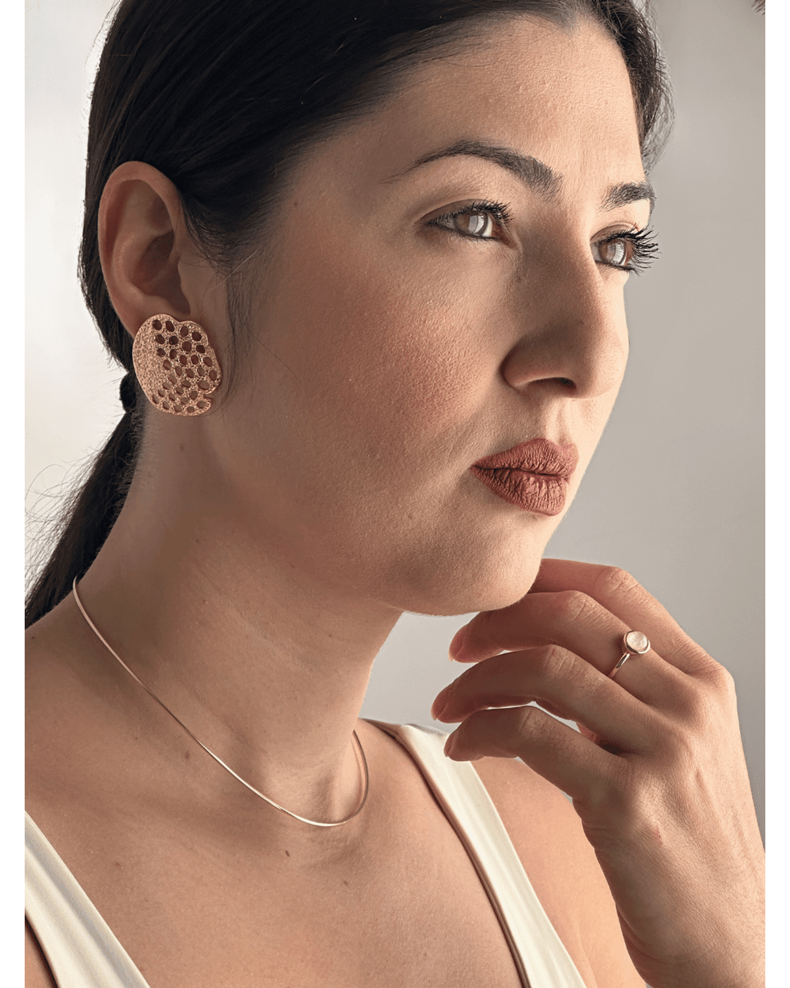 Colar Choker Aro Fino Fechamento Engate Ouro Semijoia