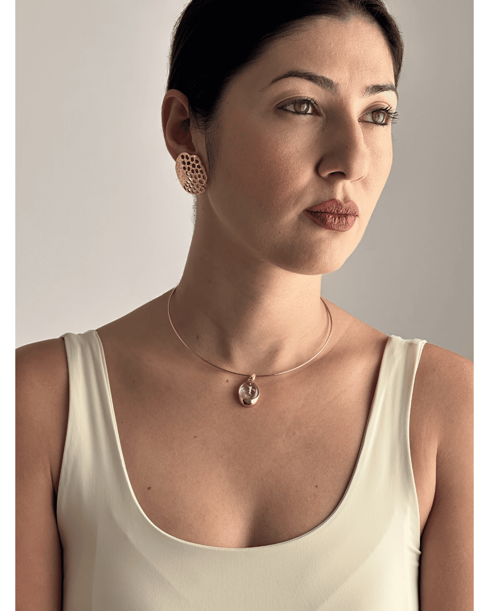 Colar Choker Aro Fino Fechamento Engate Ouro Semijoia