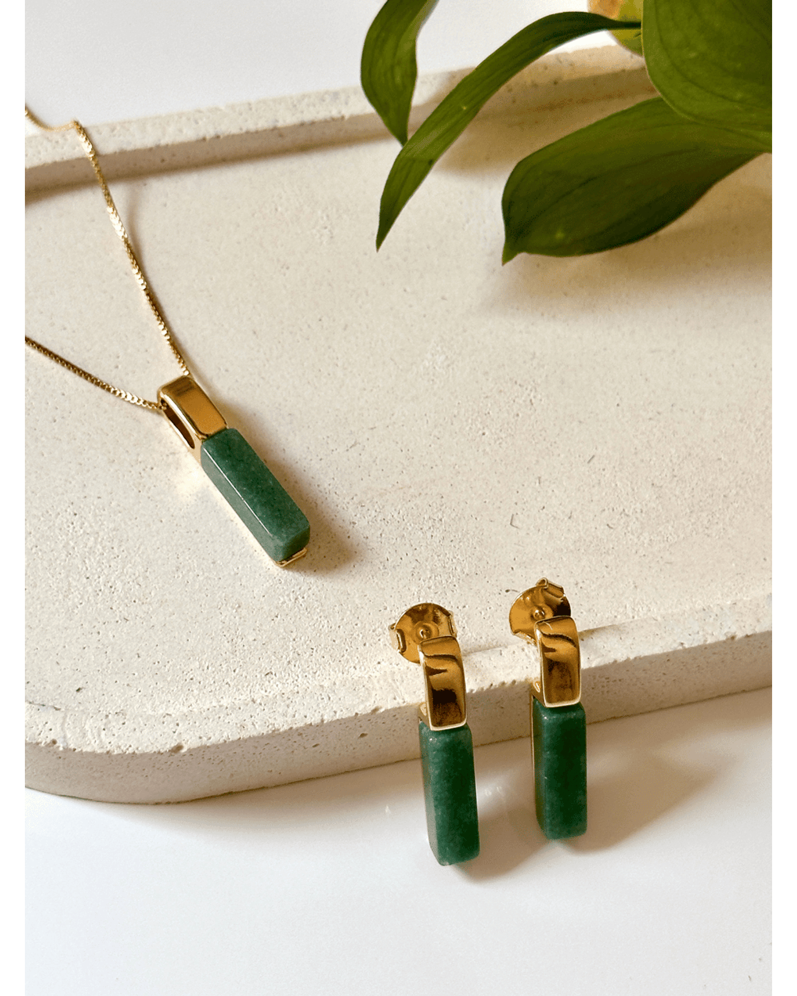 Conjunto Colar e Brinco Geométrico Quartzo Verde Semijoia