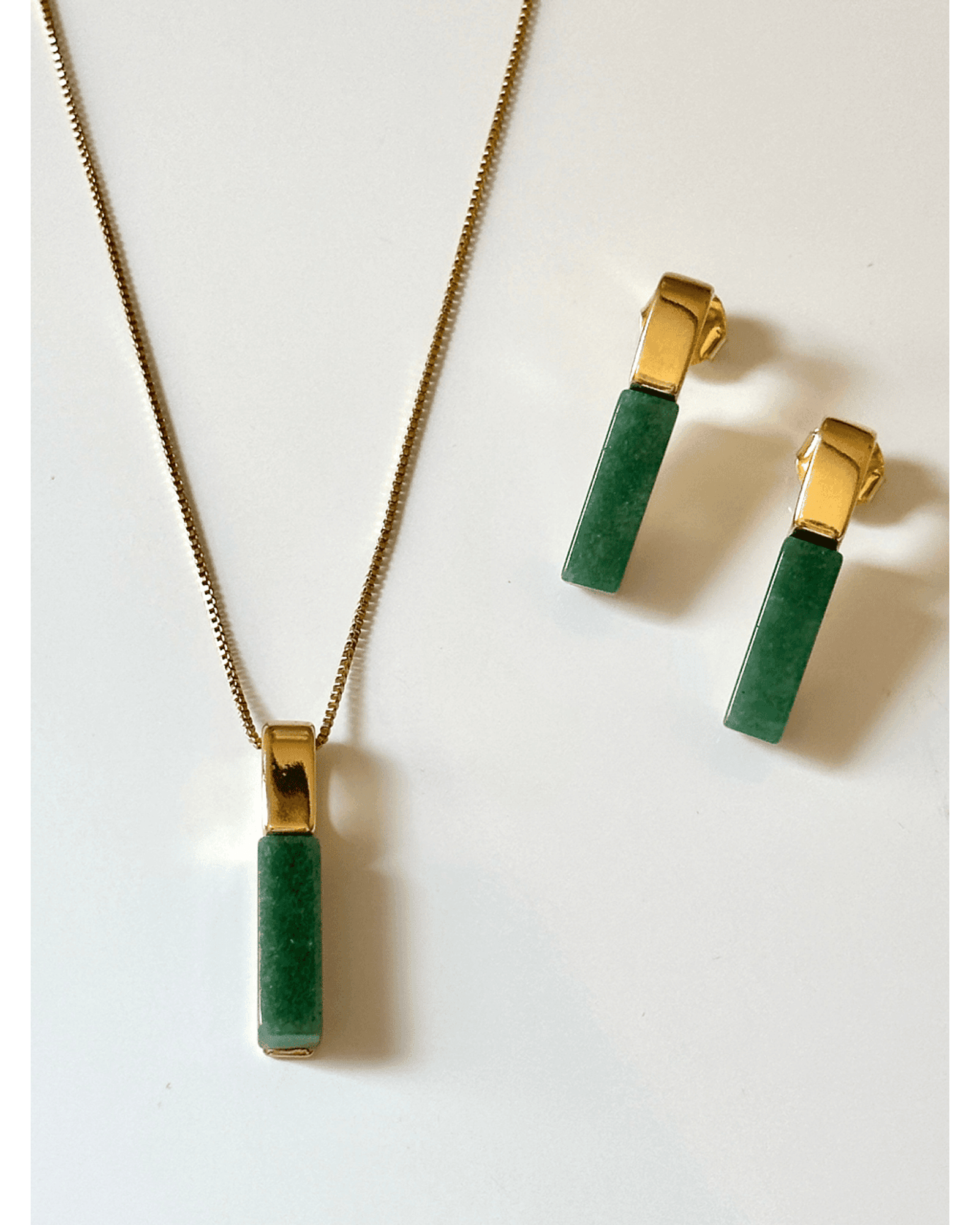 Conjunto Colar e Brinco Geométrico Quartzo Verde Semijoia