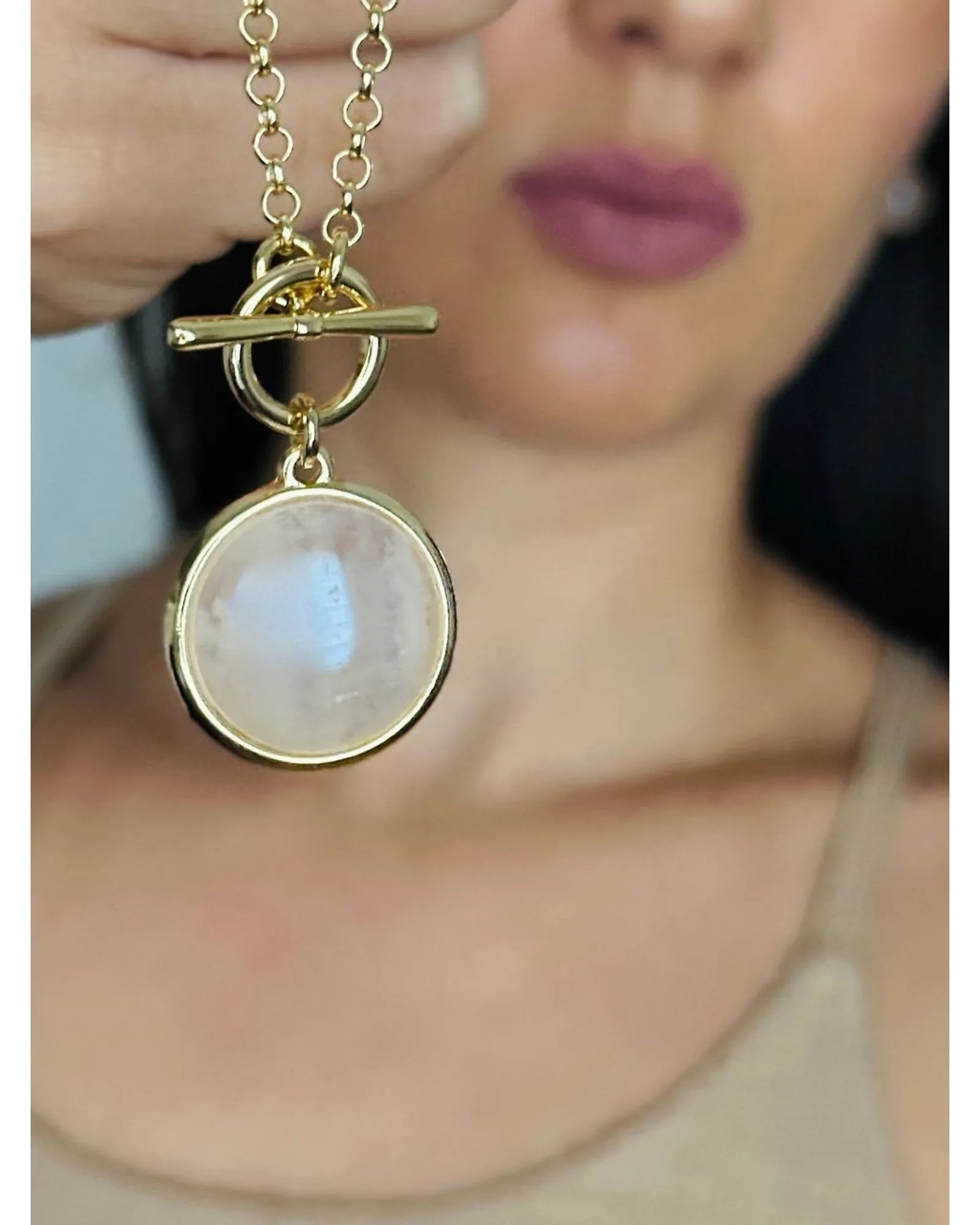 Conjunto colar e brinco Redondo Quartzo Rosa Perolada Ouro Semijoia