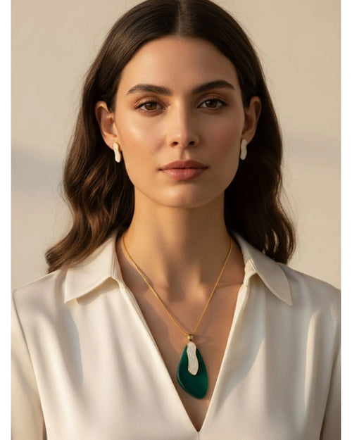 Conjunto Colar e Brinco Ágata verde com Selenita Ouro Semijoia