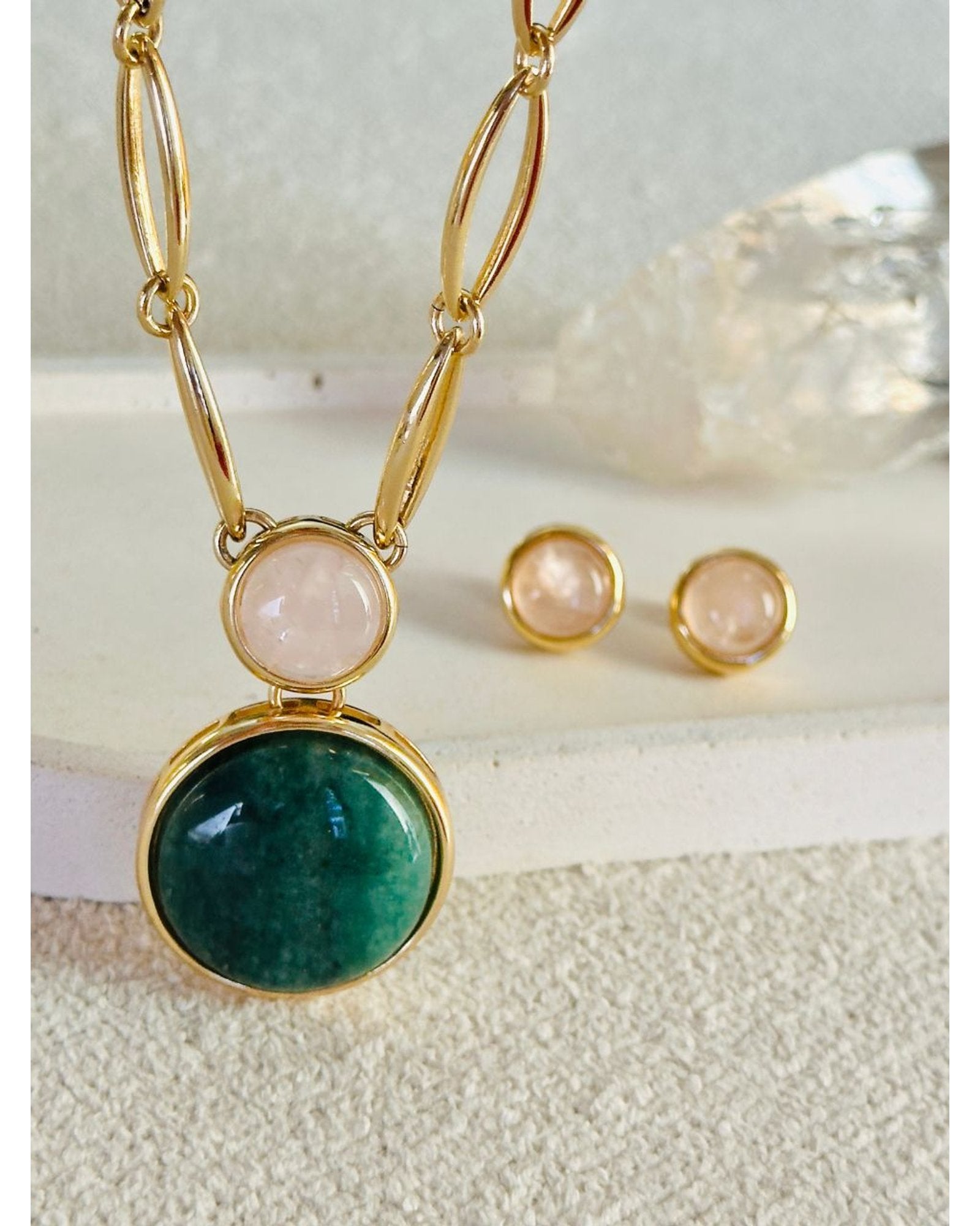 Conjunto Brinco e Colar Duo Quartzo Rosa e Quartzo Verde Ouro Semijoia