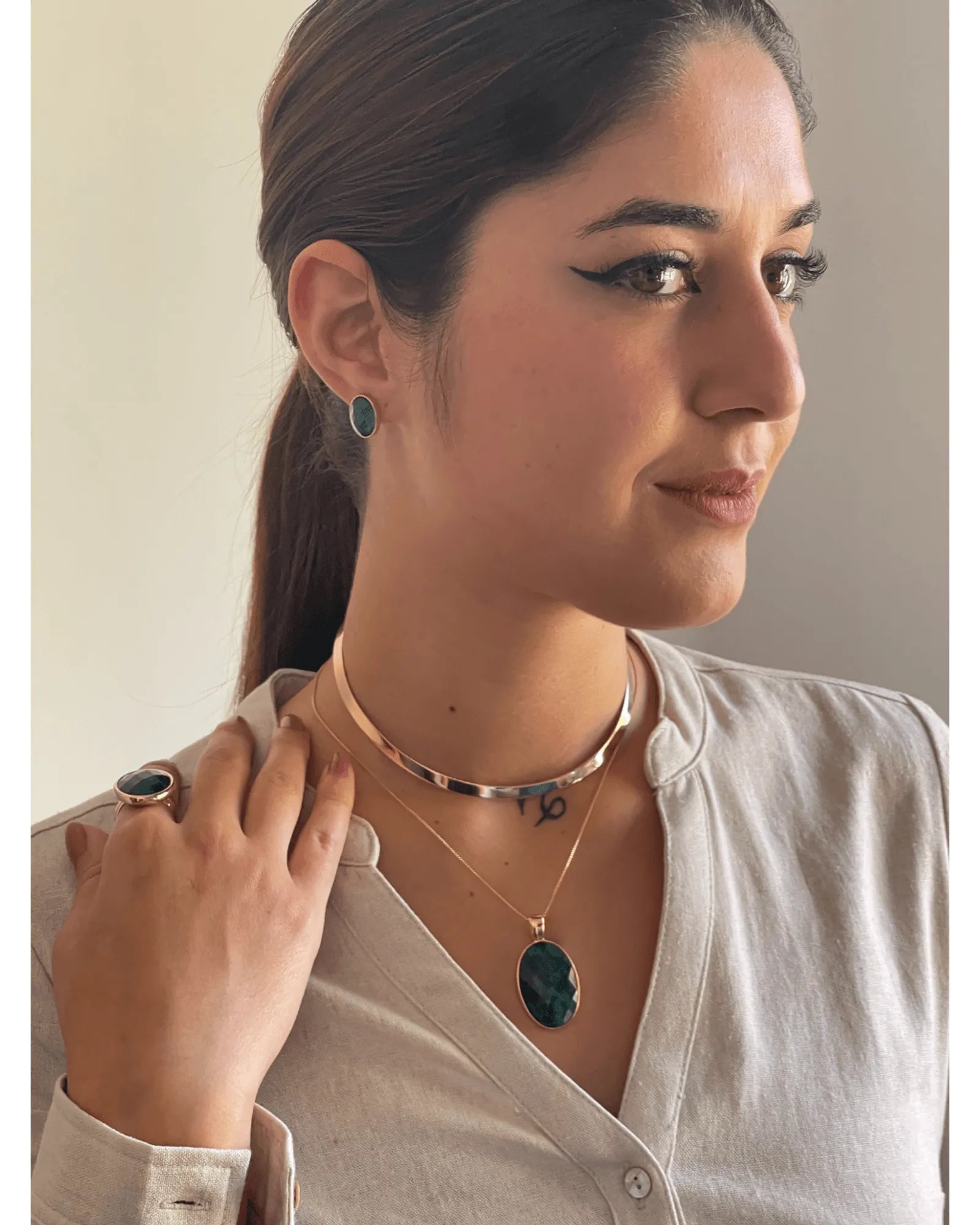 Conjunto Oval Esmeralda Pedra Natural Ouro Semijoia