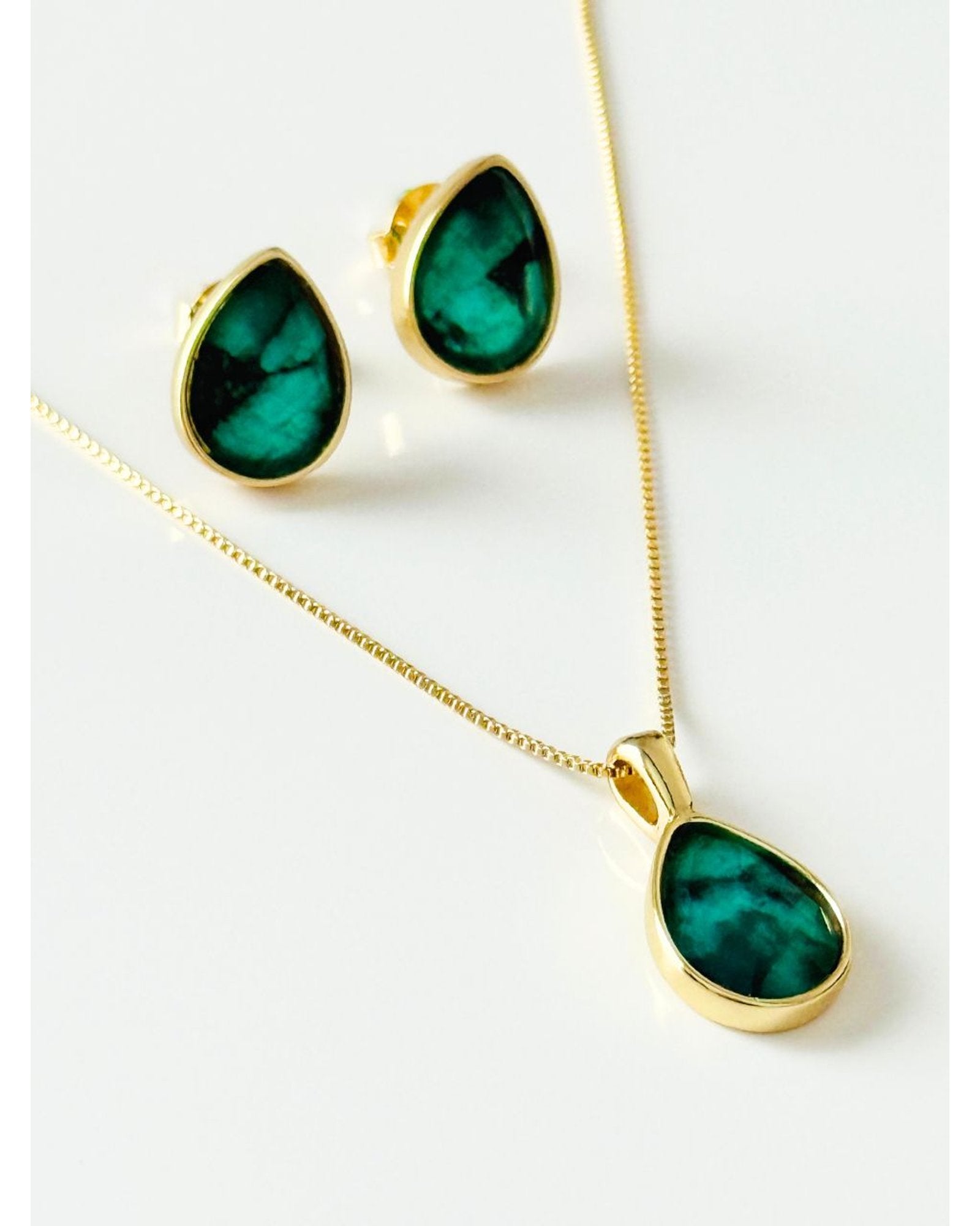 Conjunto Colar e Brinco Gota Esmeralda Ouro Semijoia