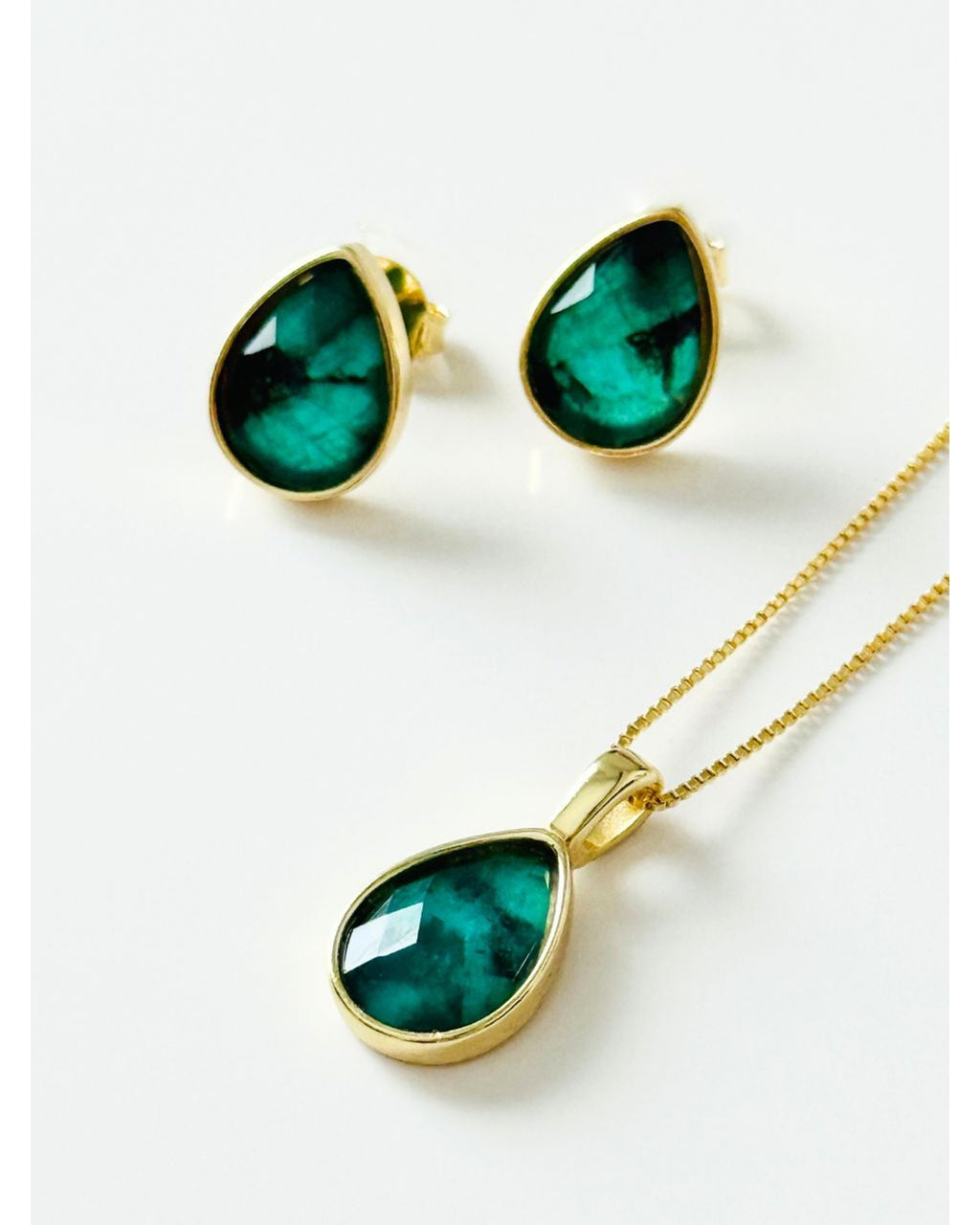 Conjunto Colar e Brinco Gota Esmeralda Ouro Semijoia