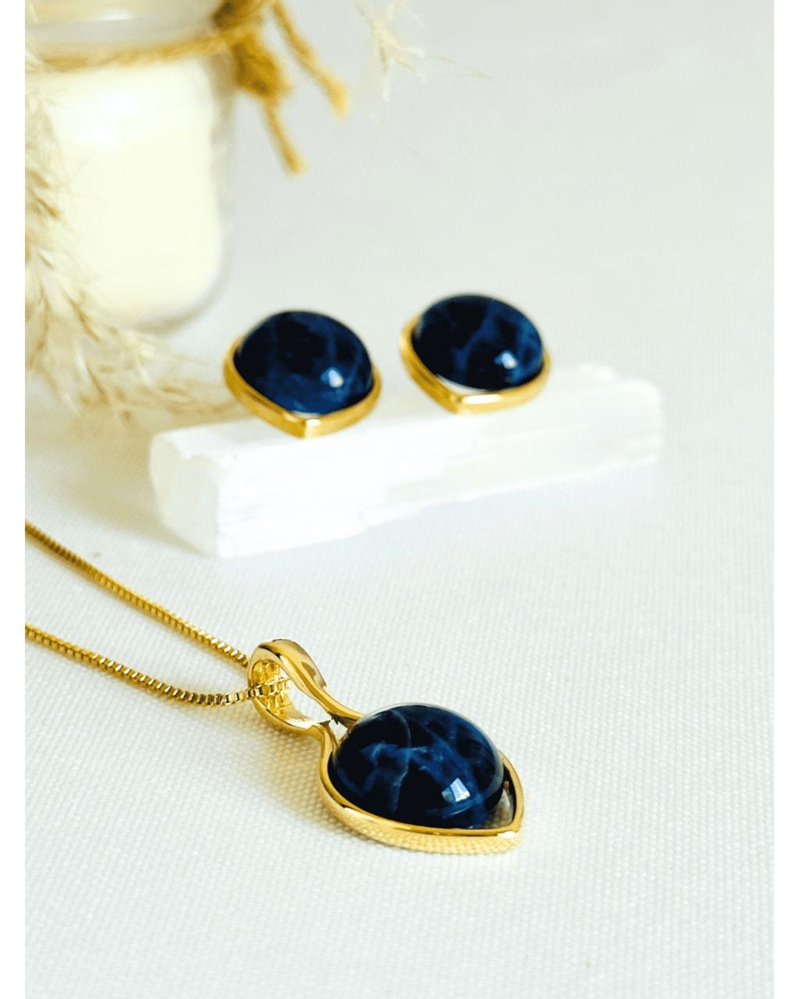 Conjunto Colar e Brinco Gota Invertida SODALITA Ouro semijoia