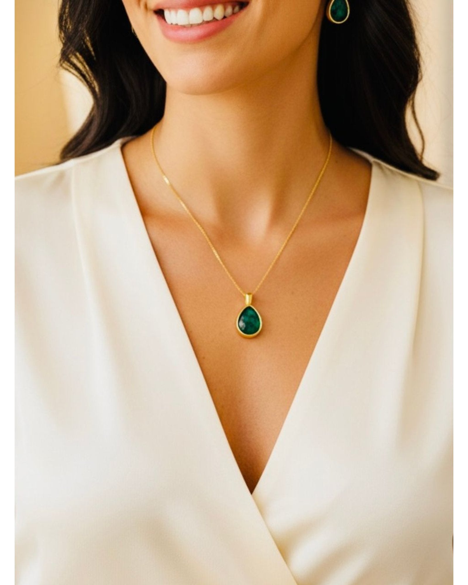 Conjunto Colar e Brinco Gota Esmeralda Ouro Semijoia