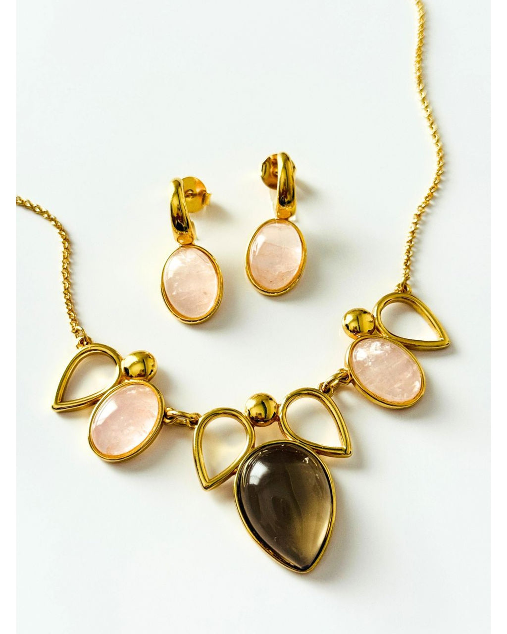 Conjunto Colar e Brinco Gota Invertida Quartzo Rosa e Obsidiana Fumê Ouro Semijoia