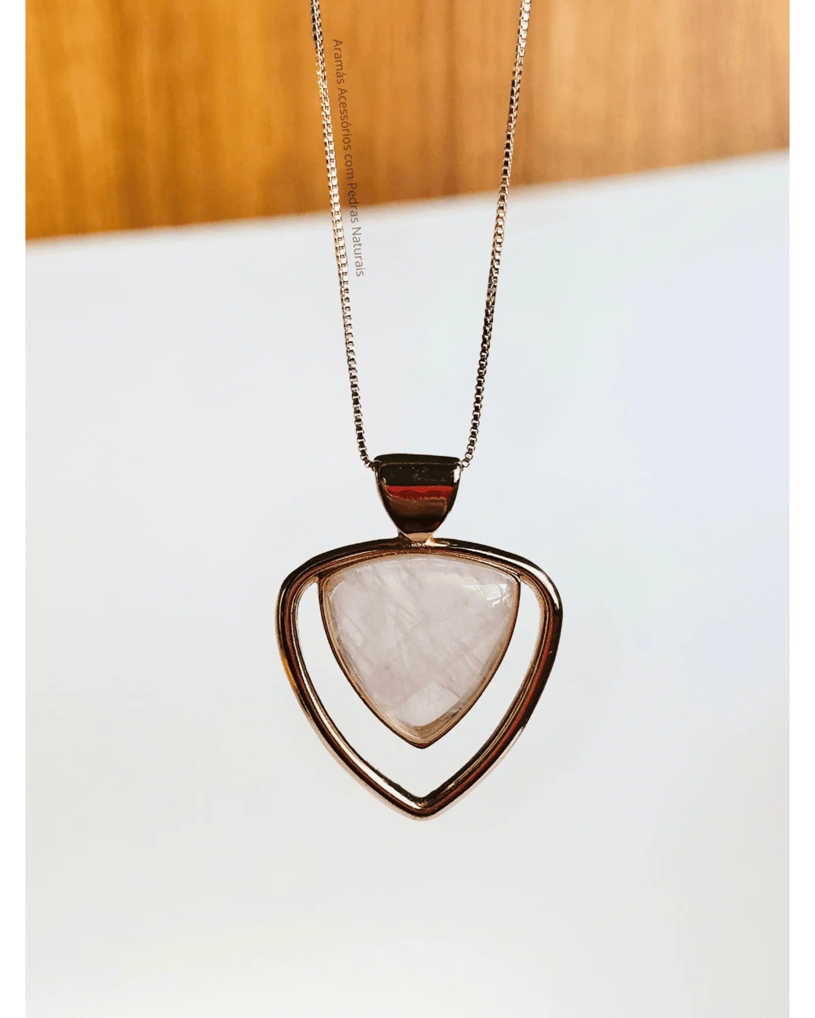 Conjunto Colar e Brinco Triangular Quartzo Rosa Ouro Semijoia