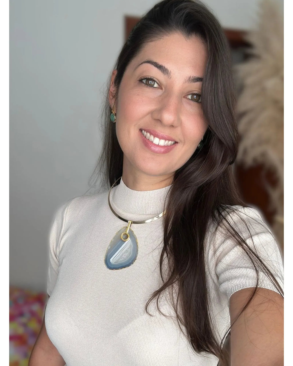 Pingente Ágata Acinzentada Detalhe Dourado Semijoia